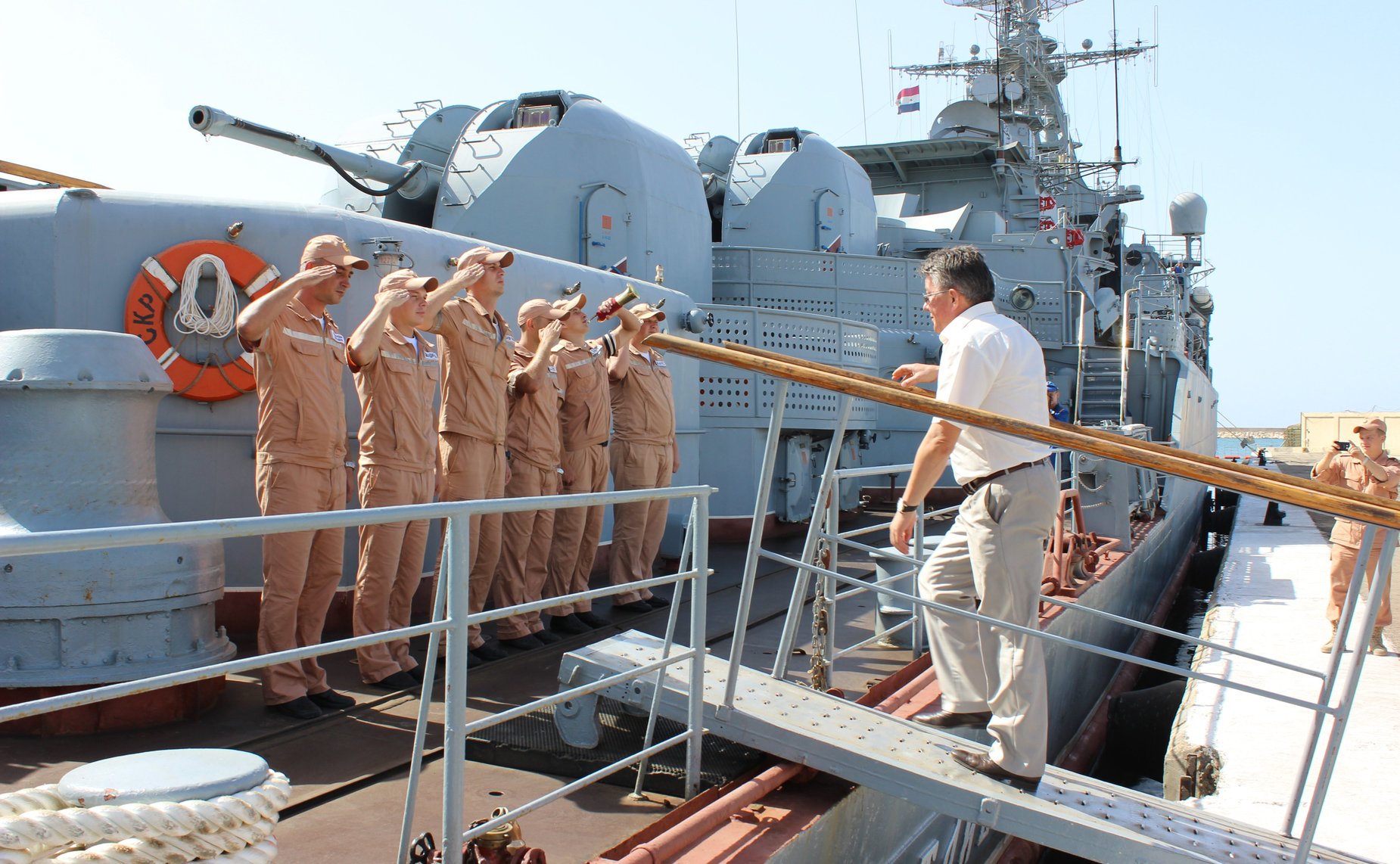 Члены Комитета СФ по обороне и безопасности на базе Хмеймим в Сирии