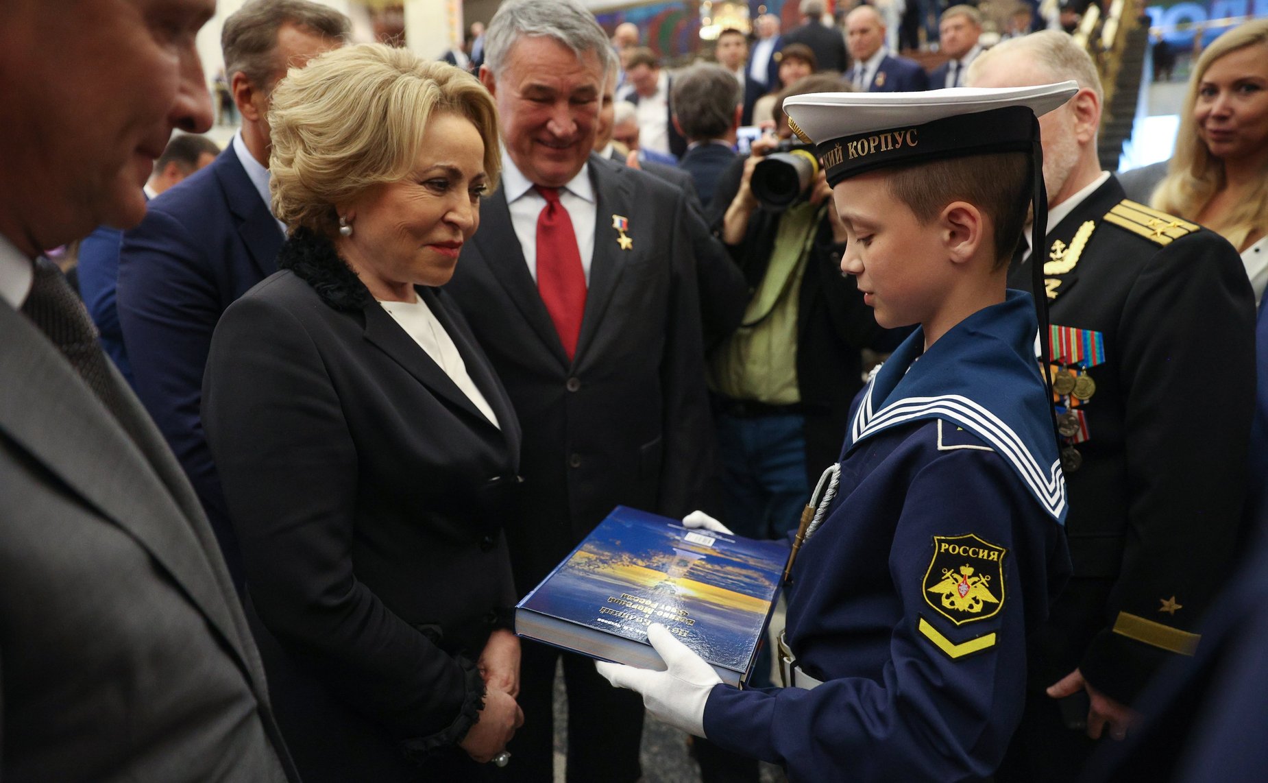 Торжественная церемония передачи «Мечей Победы» Городам воинской славы