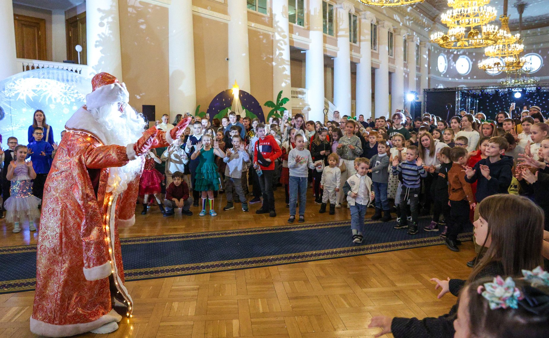 По инициативе Валентины Матвиенко в Таврическом дворце Санкт-Петербурга организована Рождественская елка для детей участников СВО