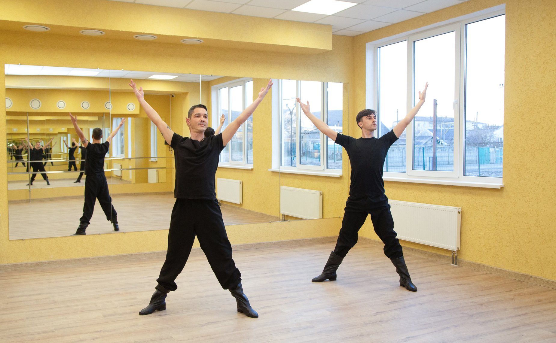 Сенаторы посетили Железнодорожненский сельский Дом культуры в Республике Крым