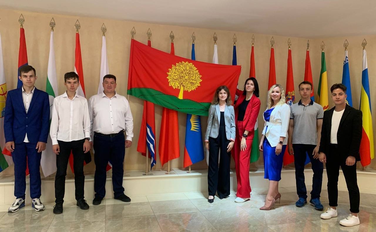 За хорошие результаты в учебе Оксана Хлякина поощрила студентов Липецкого филиала РАНХиГС поездкой в Москву на экскурсию в Совет Федерации