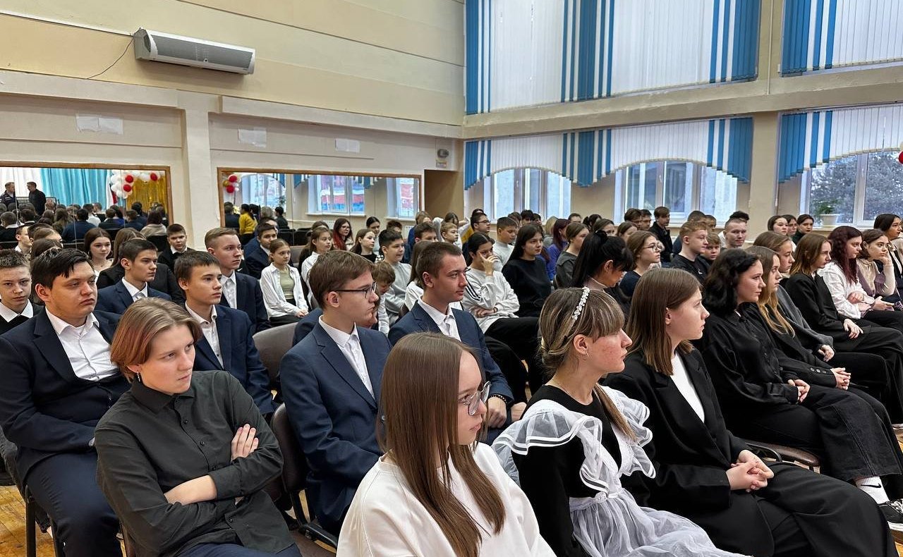 Айрат Гибатдинов посетил в регионе два образовательных учреждения