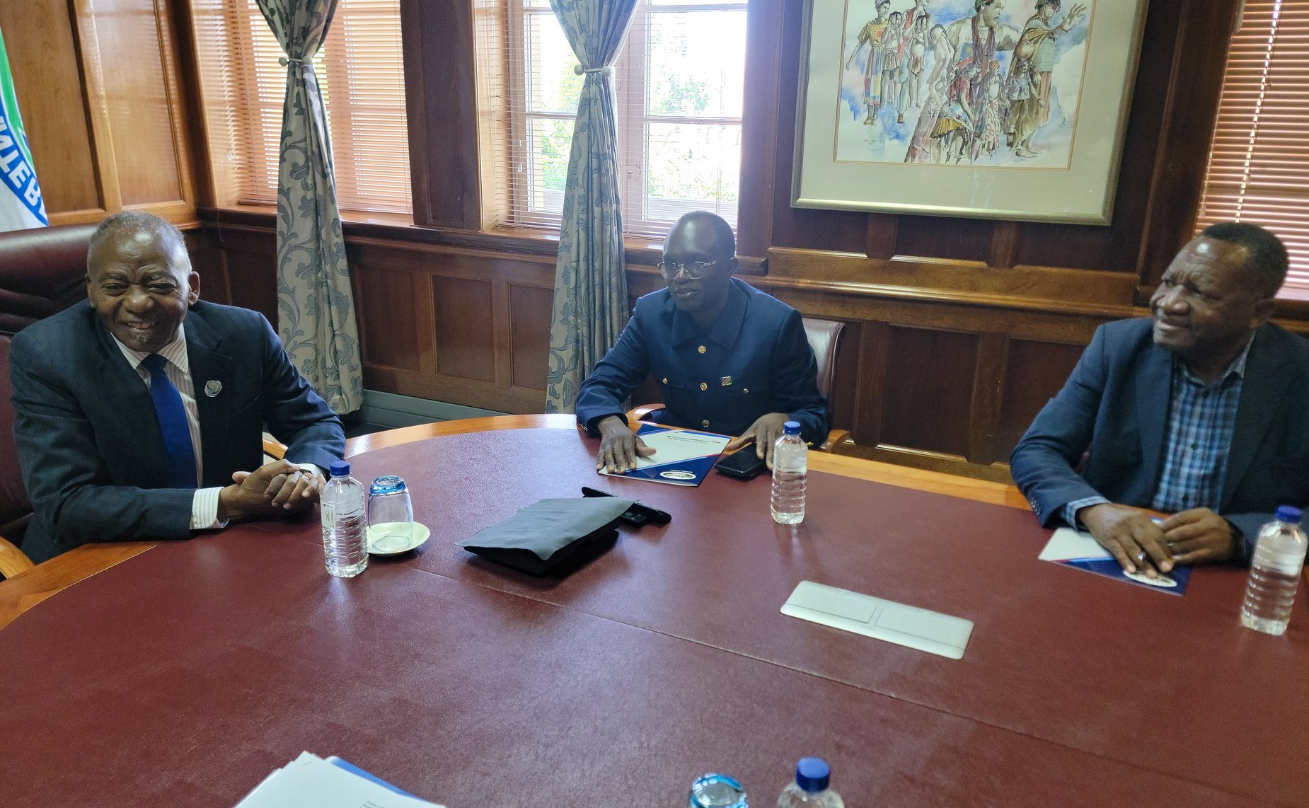 Геннадий Орденов в рамках визита в эту страну в составе российской делегации встретился с Председателем Национального Собрания Намибии Питером Качавиви