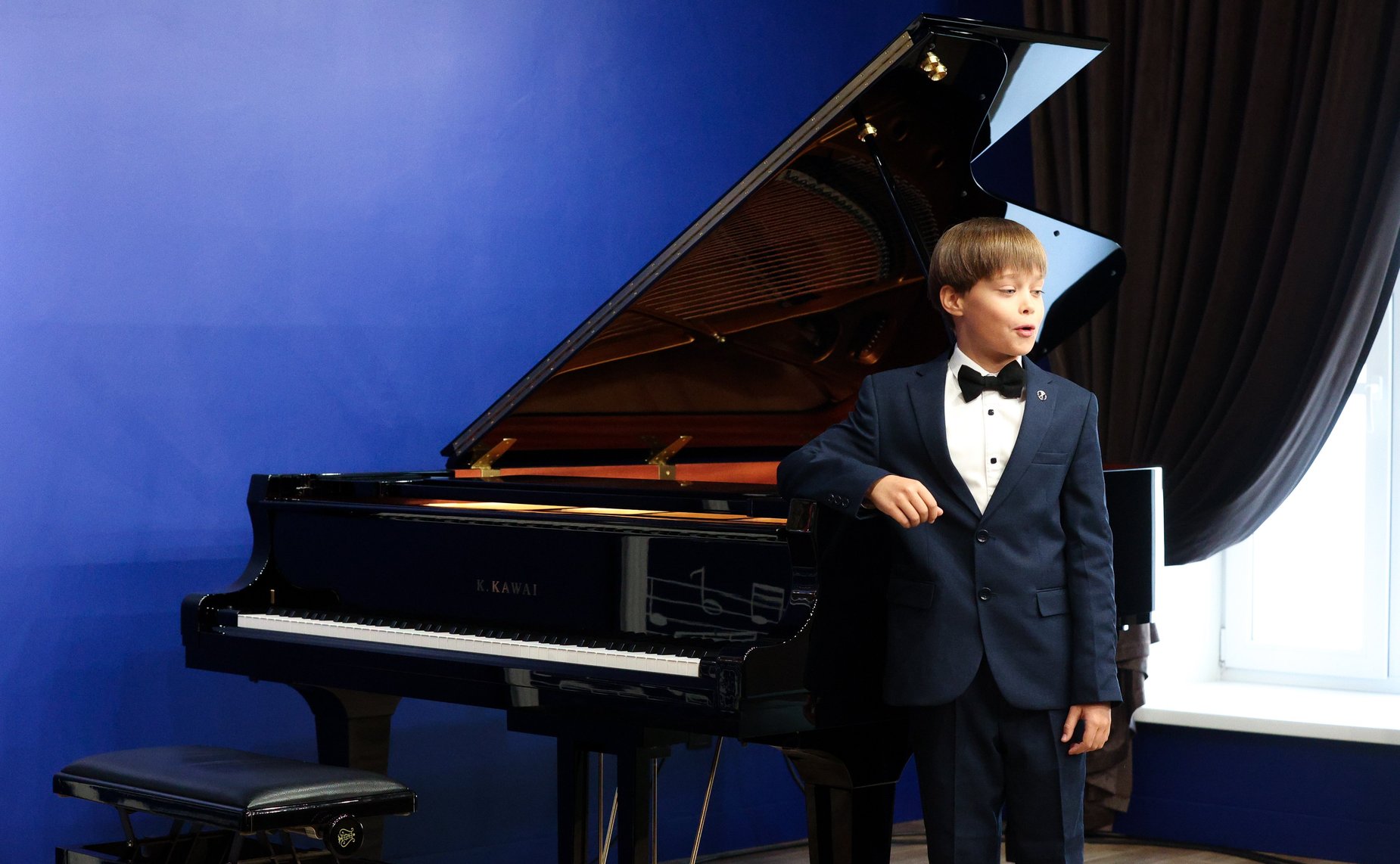 В рамках работы Х Парламентского форума «Историко-культурное наследие России» в Великом Новгороде Валентина Матвиенко посетила детскую общеобразовательную школу имени Г.Р. Державина и Дом музыки имени С.В. Рахманинова