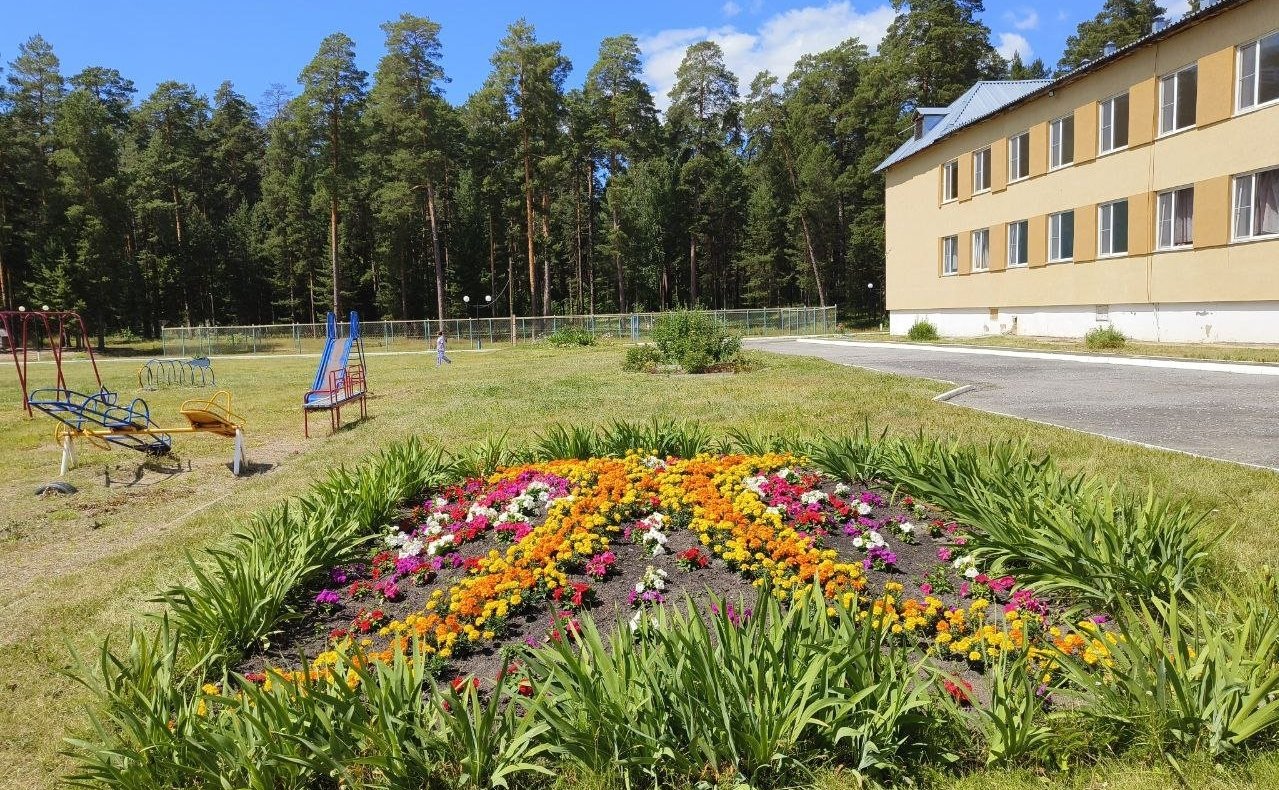 Александр Башкин и Николай Владимиров посетили пункт временного размещения вынужденных переселенцев, эвакуированных с Донбасса
