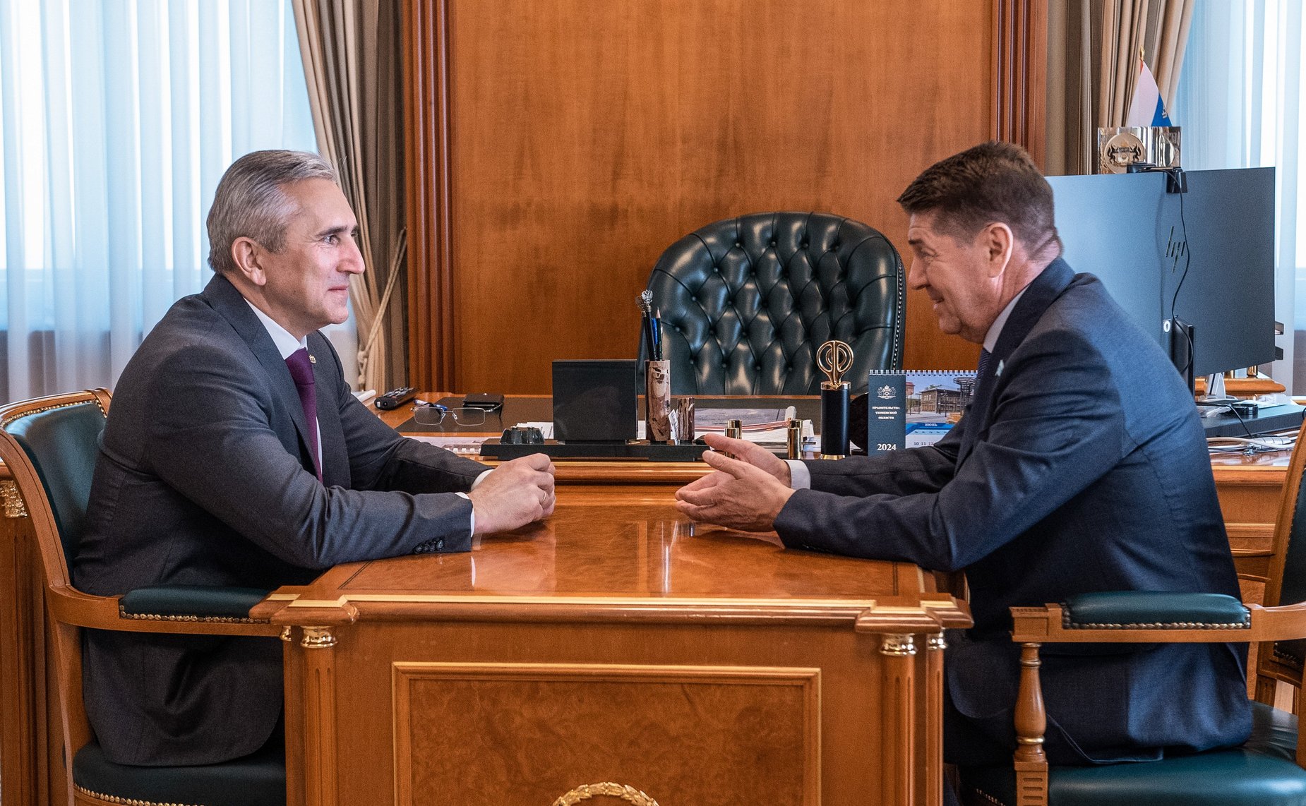 Встреча председателя Комитета СФ по федеративному устройству, региональной политике, местному самоуправлению и делам Севера Андрея Шевченко с губернатором Тюменской области Александром Моором