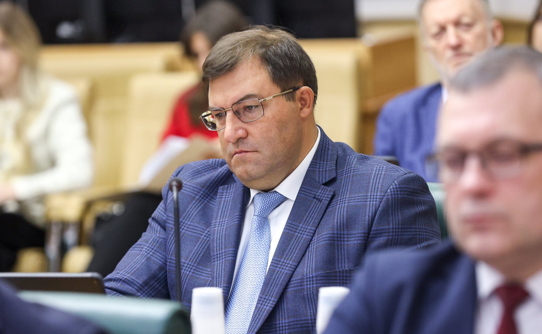 Круглый стол на тему «Особый порядок привлечения к административной ответственности судей и иных должностных лиц, выполняющих определенные государственные функции»