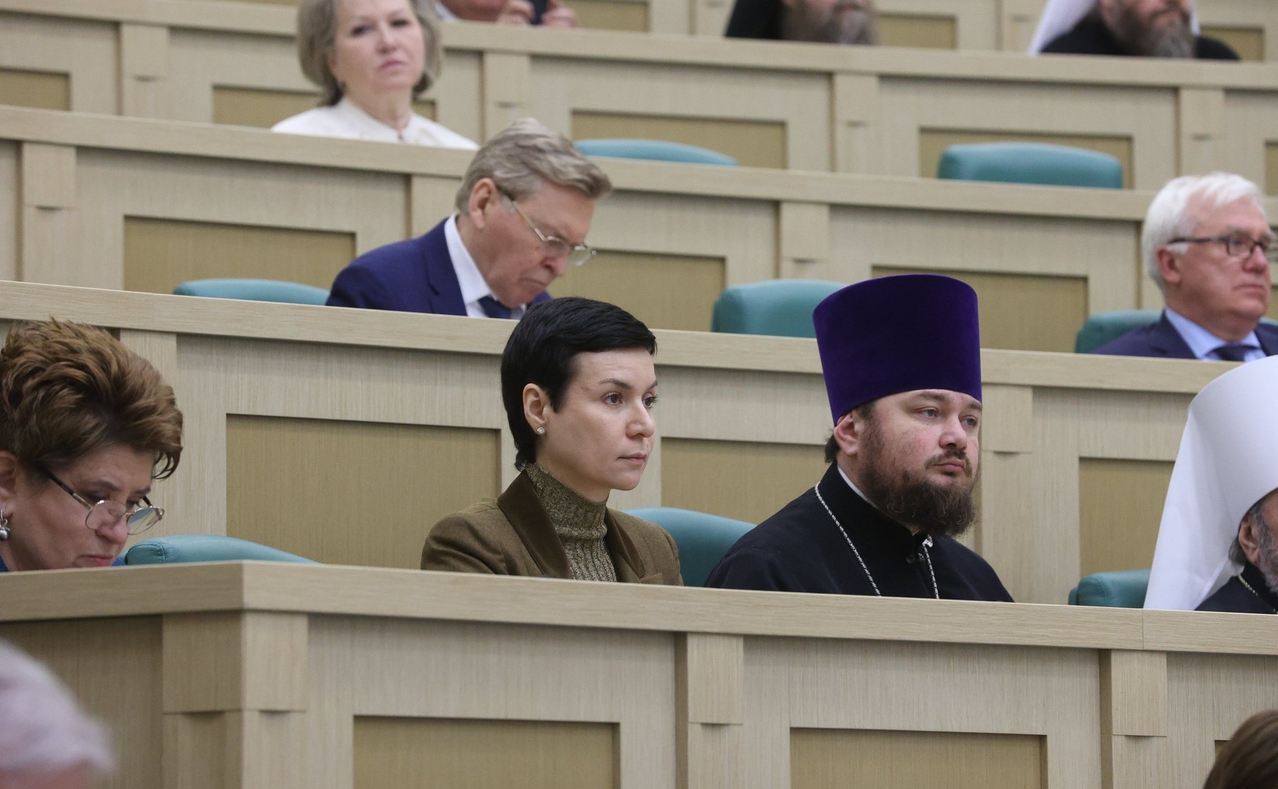 Пленарное заседание Х Парламентских встреч в рамках ХХХ Международных образовательных чтений «К 350-летию со дня рождения Петра I: секулярный мир и религиозность»