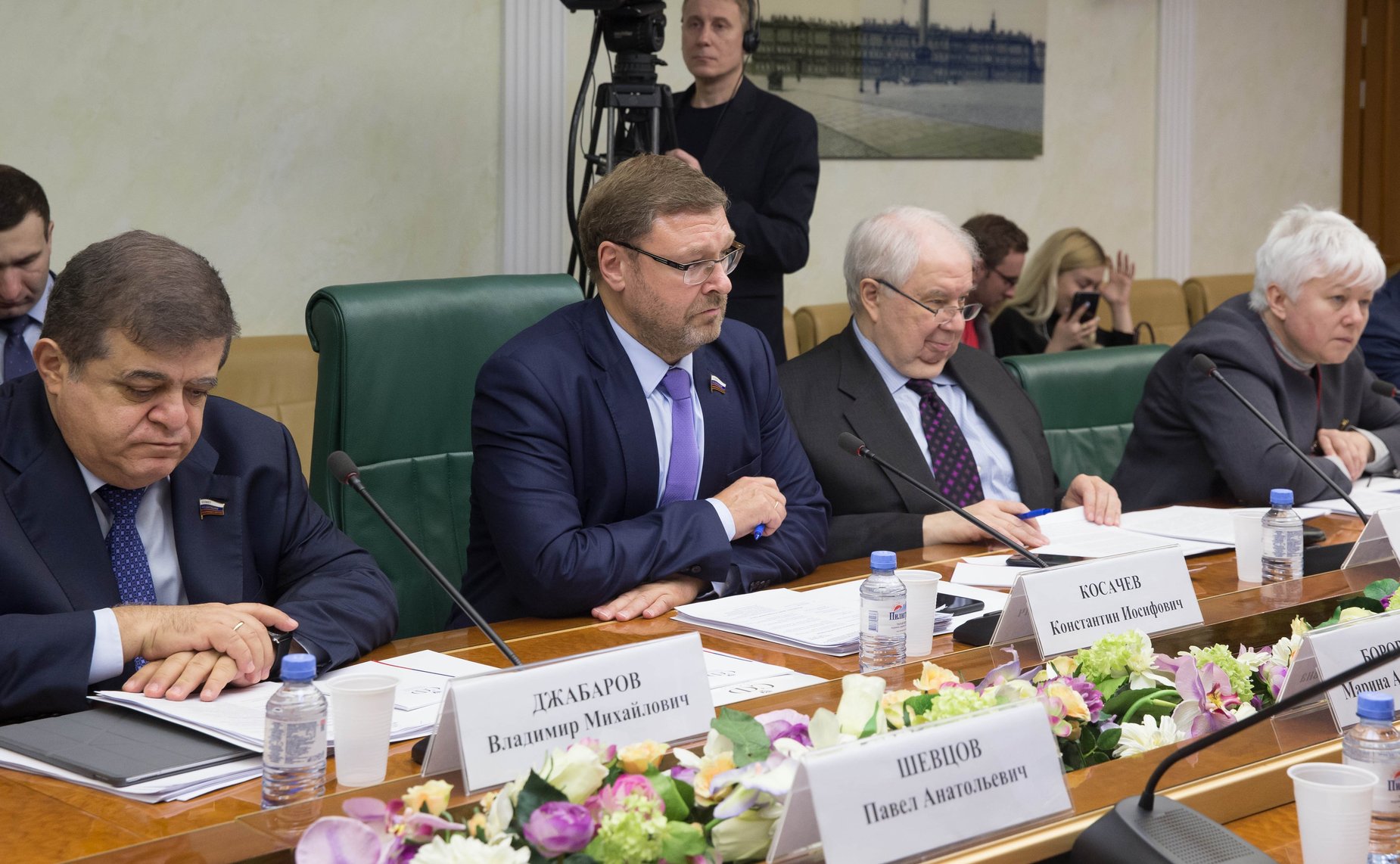 «Круглый стол», посвященный актуальным вопросам совершенствования механизмов по увеличению числа граждан, обучающихся в вузах России