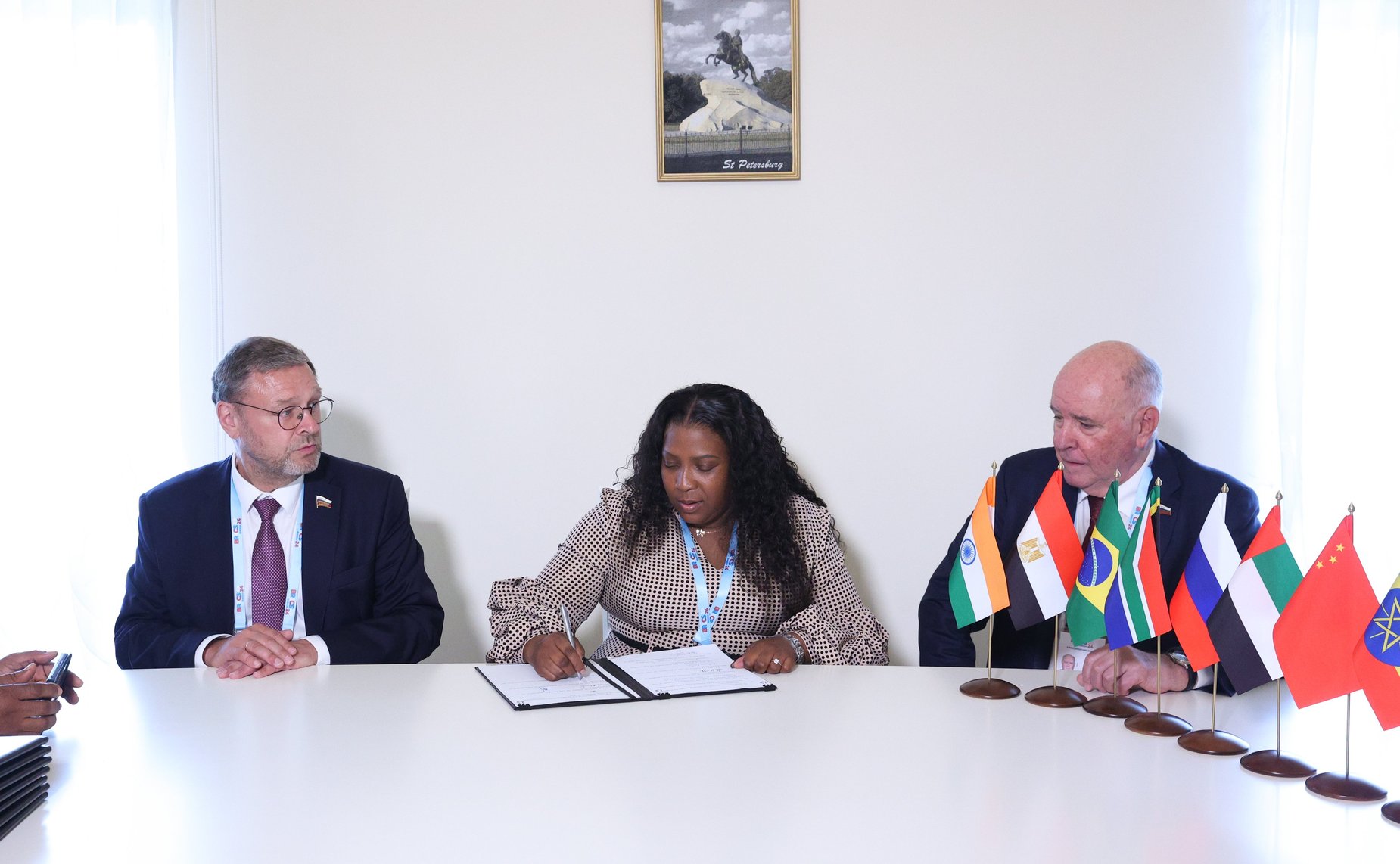 Церемония подписания Протокола к меморандуму о взаимопонимании на полях Х Парламентского форума БРИКС. ЮАР