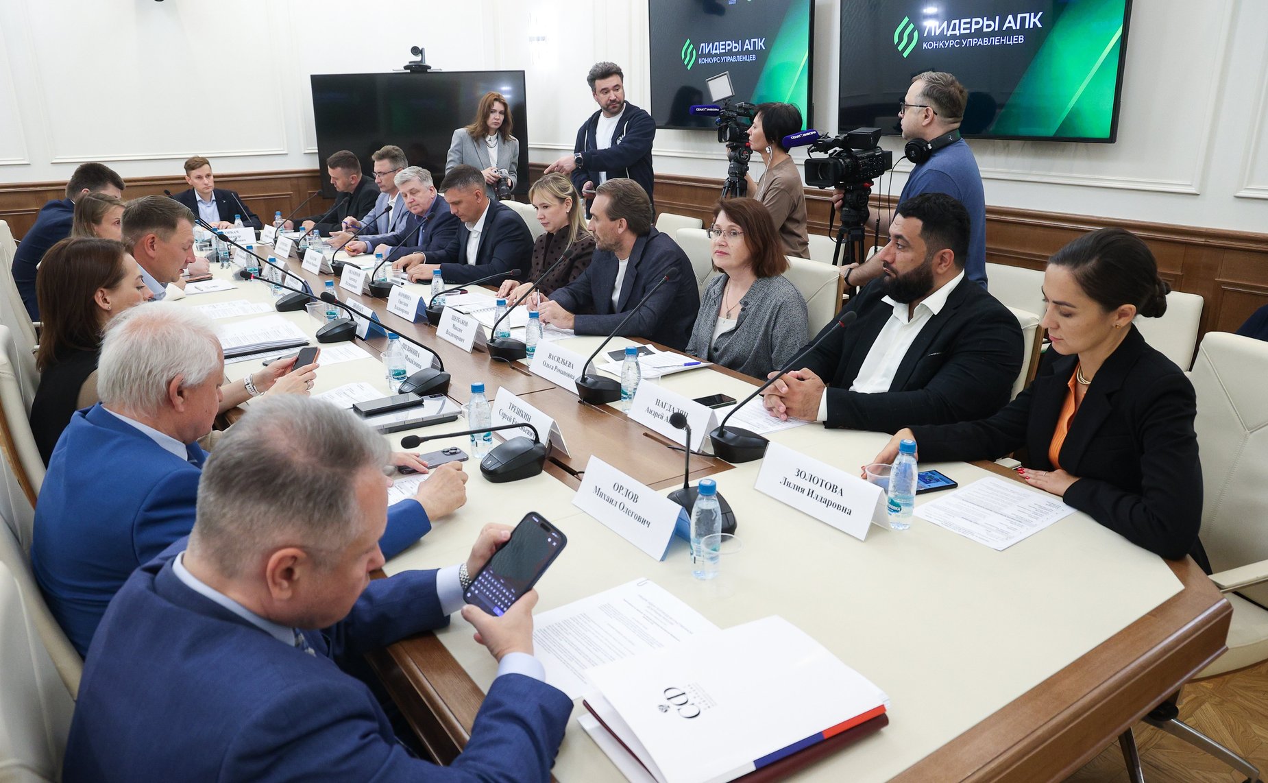 Совещание Комитета Совета Федерации по аграрно-продовольственной политике и природопользованию на тему «Рассмотрение проектов призеров конкурса «Лидеры агропромышленного комплекса»»