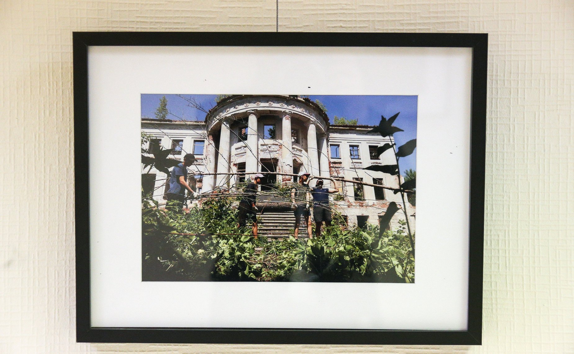 В Совете Федерации открылась фотовыставка, посвященная проекту пензенских добровольцев «По следам забытых усадеб»