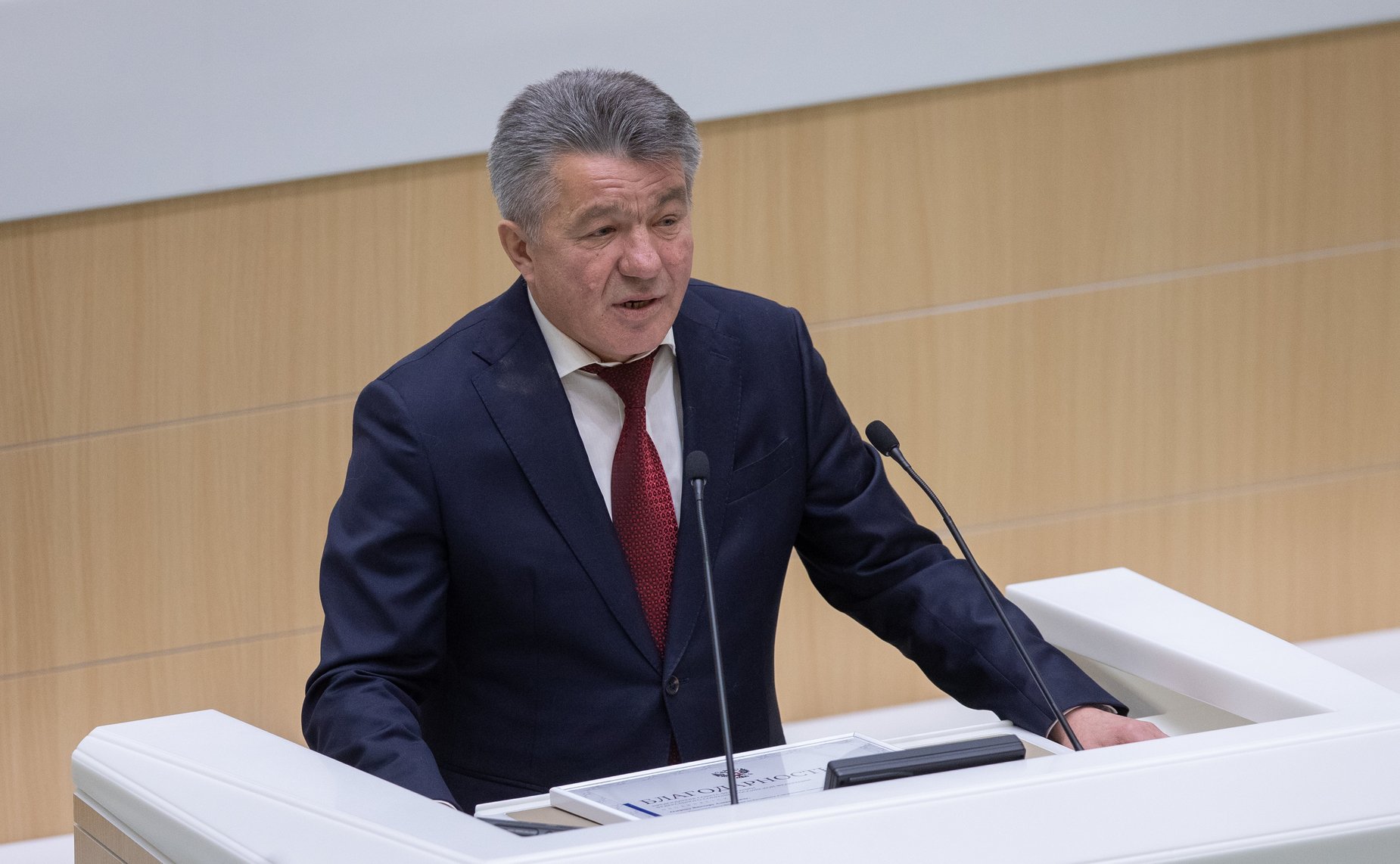 Виктор Озеров