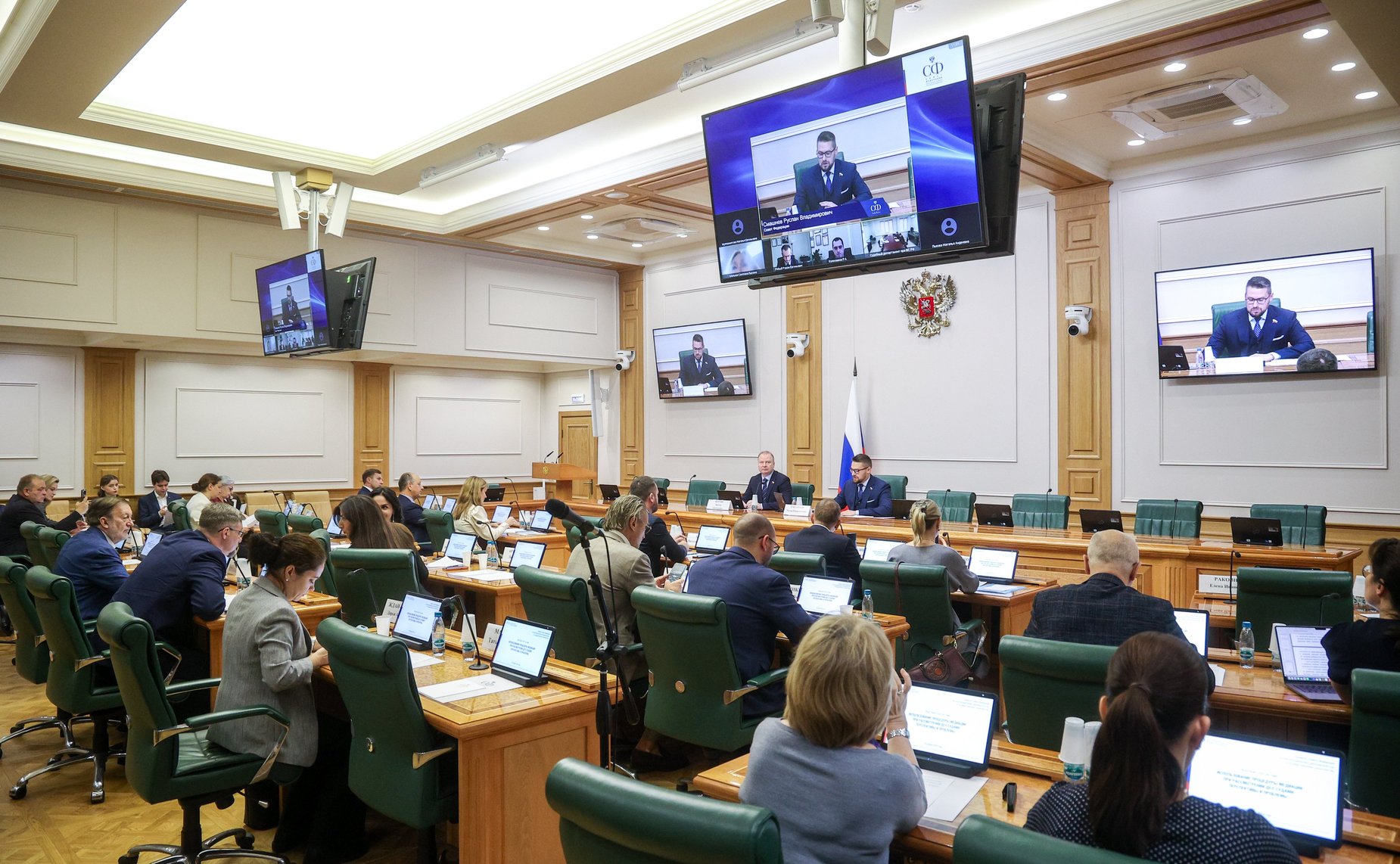 Круглый стол на тему «Использование процедуры медиации при рассмотрении дел судами: перспективы и проблемы»