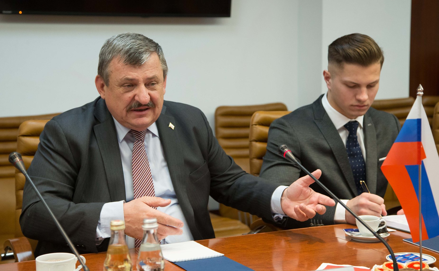 Встреча В. Бондарева с председателем Комитета по обороне и безопасности Национального совета Словацкой Республики Антоном Грнко