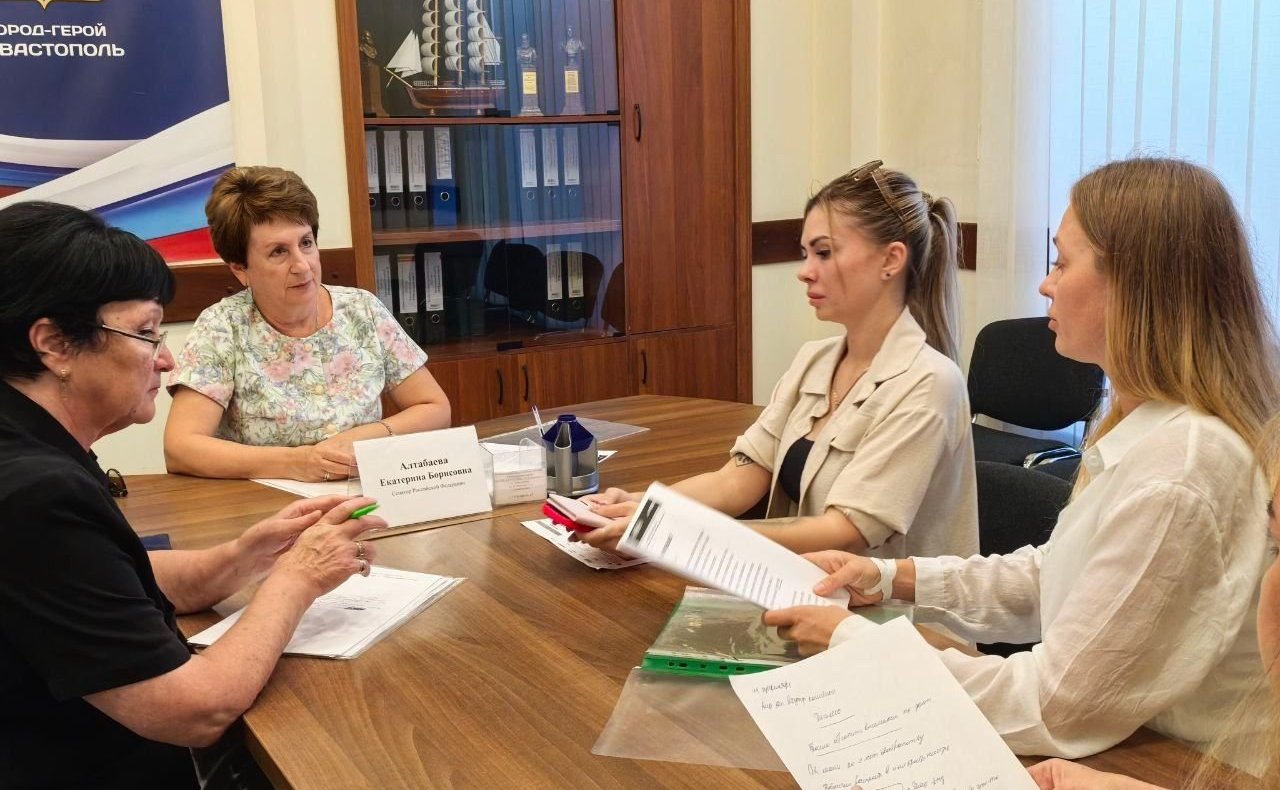 Екатерина Алтабаева провела личный приём граждан в Севастополе