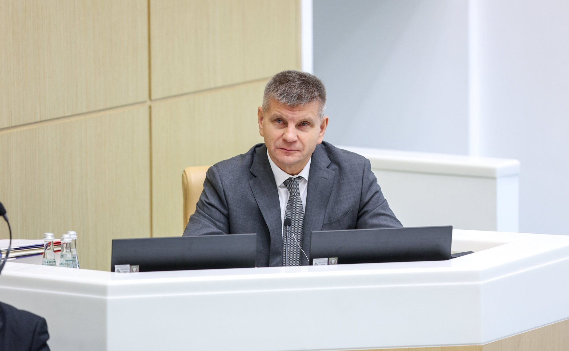 Геннадий Голов