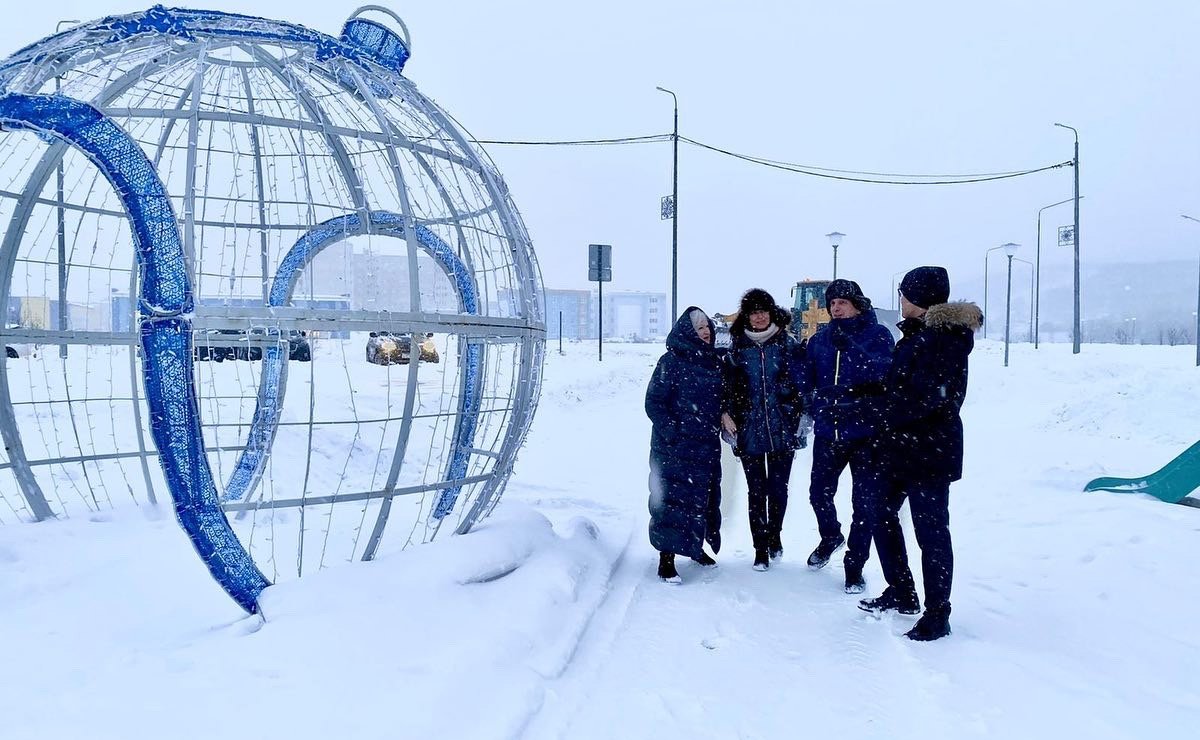 Татьяна Сахарова в ходе рабочей поездки в регион посетила физкультурно-оздоровительный комплекс (ФОК) с бассейном в городе Коле