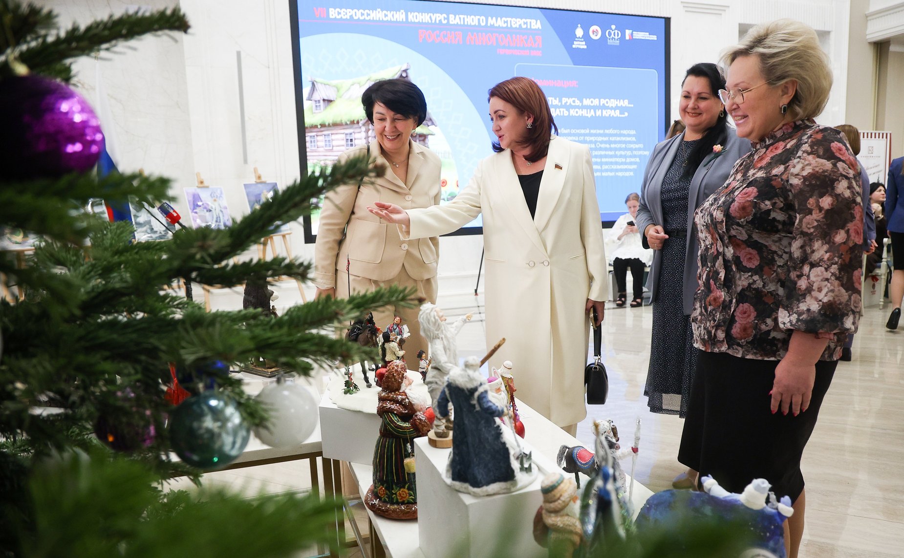Торжественное открытие выставки лучших работ VII Всероссийского конкурса ватного мастерства «Россия многоликая: героический эпос», приуроченного к Году защитника Отечества в России, и награждение победителей конкурса