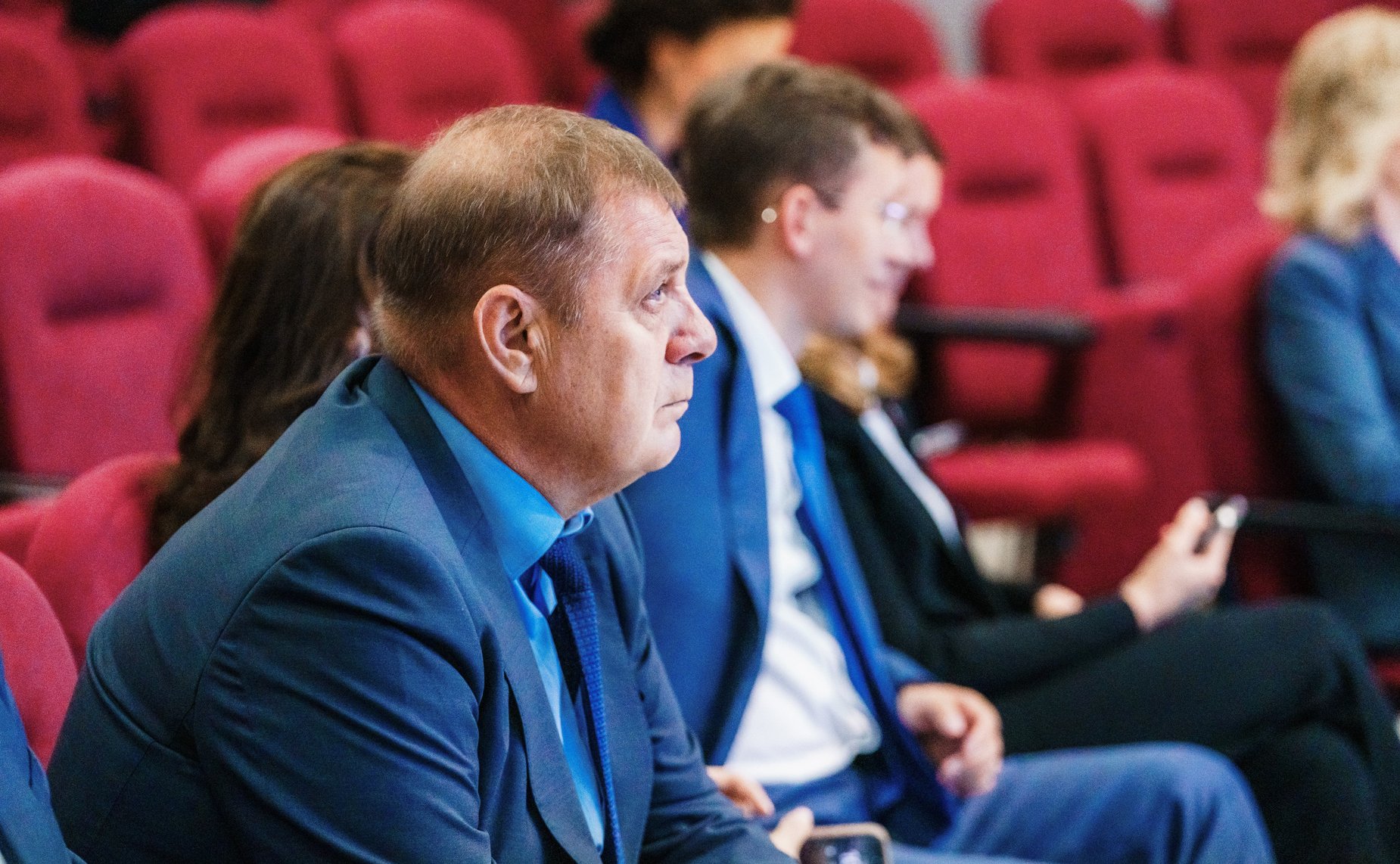 Сенаторы посетили Школу креативных индустрий на базе Окружного Дома народного творчества и Центр народных художественных промыслов и ремесел