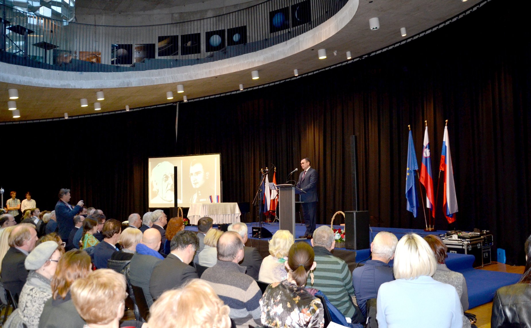 Выступление Николая Федорова в Центре космических технологий в городе Витанье