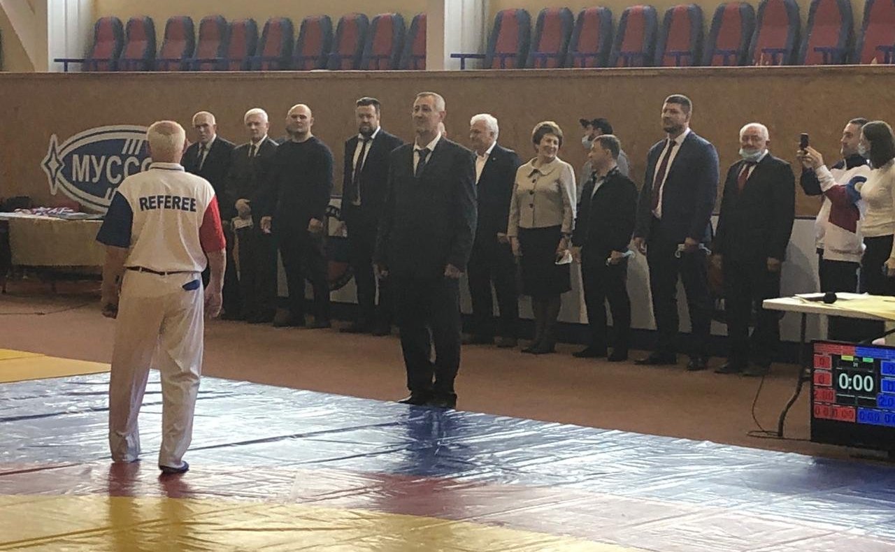 В церемонии открытия Первенства города Севастополя по самбо приняли участие Екатерина Алтабаева и губернатор Севастополя Михаил Развожаев