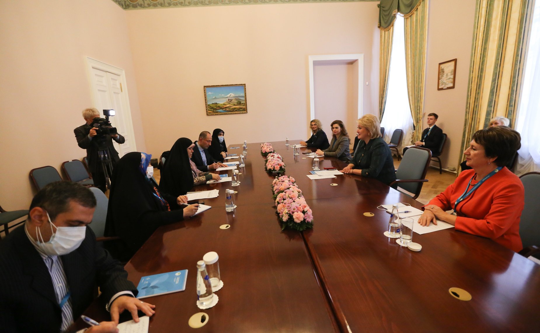 Встреча председателя Комитета СФ по науке, образованию и культуре Лилии Гумеровой с председателем Комитета по делам семьи и женщин Собрания Исламского Совета Исламской Республики Иран Фатимой Гасемпур