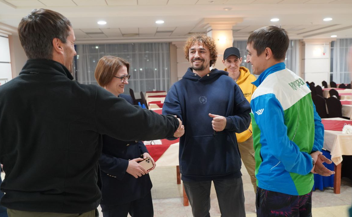 Эдуард Исаков встретился с участниками XXV Открытой Спартакиады Югры среди людей с инвалидностью и волонтерами