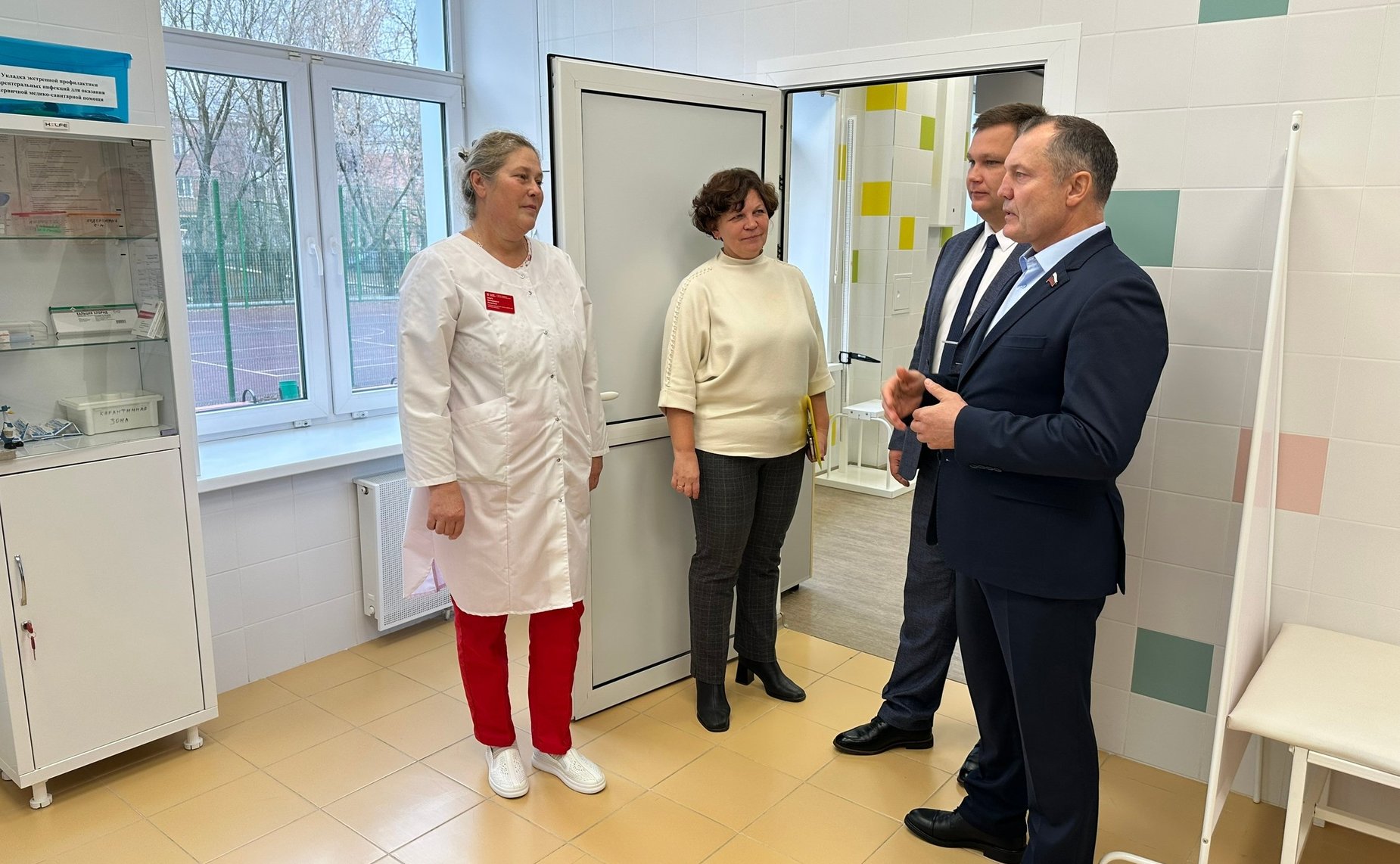 Игорь Мурог проверил оснащение медицинских пунктов в рязанских школах