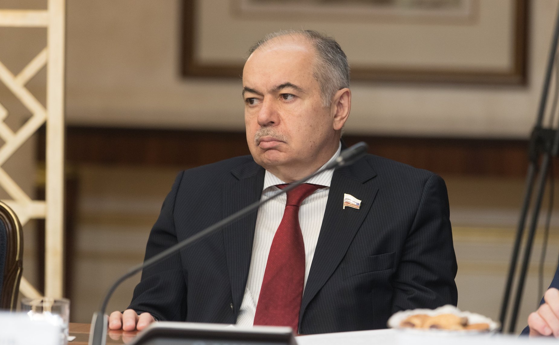 И. Умаханов