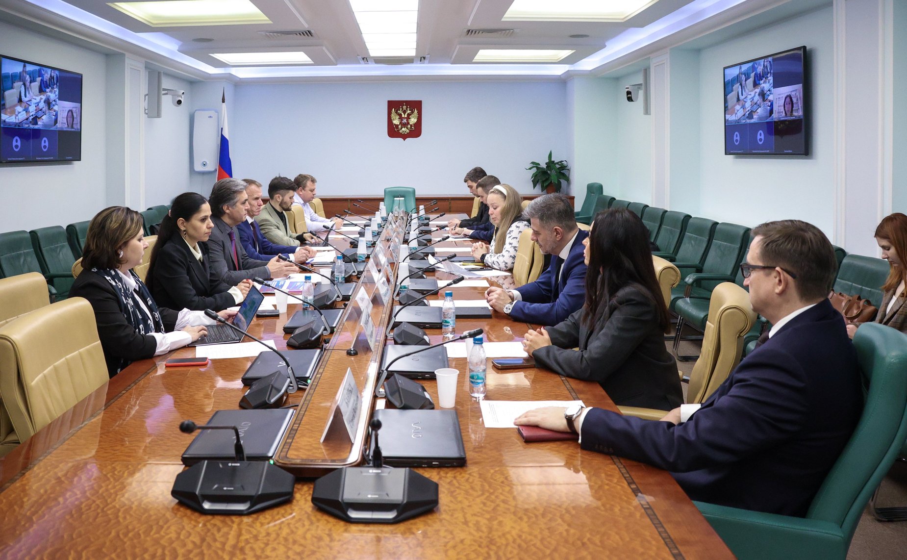 Круглый стол на тему «Актуальные проблемы реализации федерального проекта «Опережающая подготовка и переподготовка квалифицированных кадров по направлению новых материалов и химии»