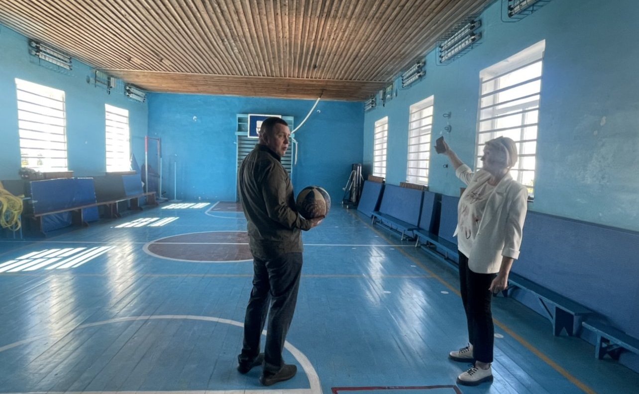 Игорь Кастюкевич посетил школу в поселке Стрелковое Генического района