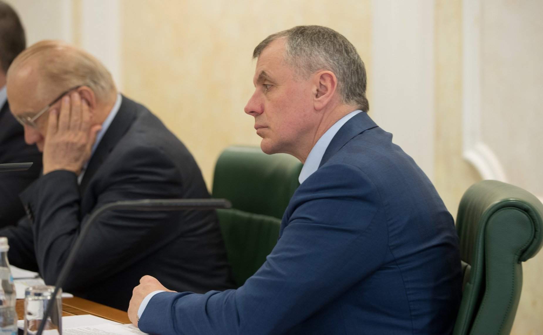 В. Константинов