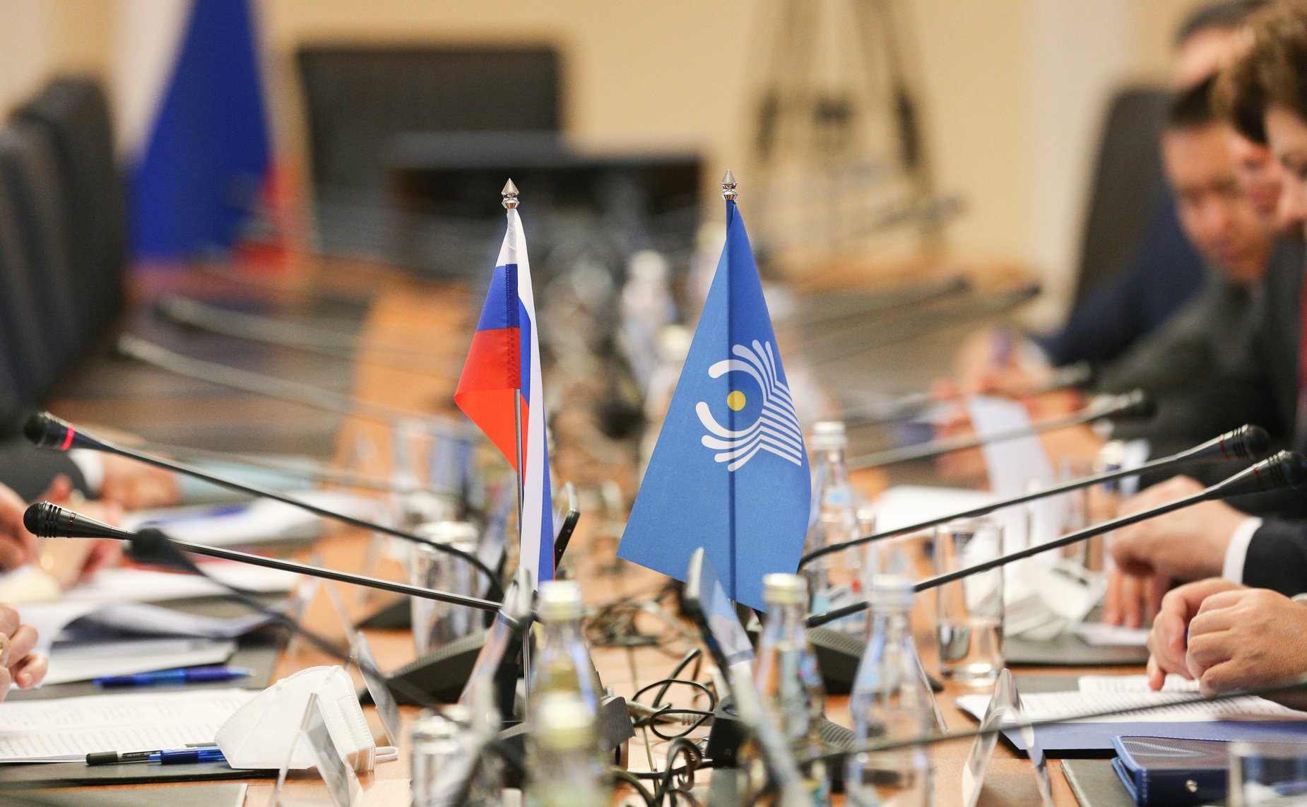 Встреча сенаторов РФ с группой международных наблюдателей от МПА СНГ на выборах депутатов ГД