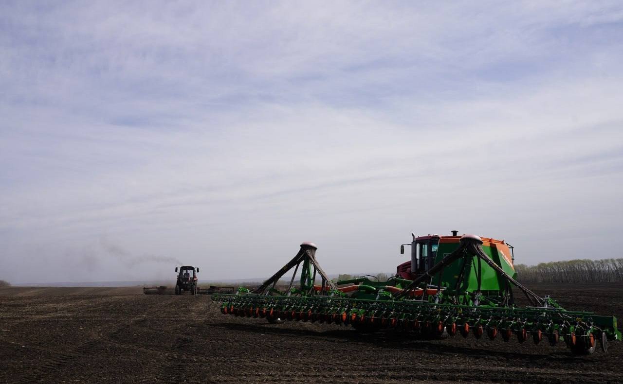 Айрат Гибатдинов принял участие в открытии посевного сезона в Ульяновской области