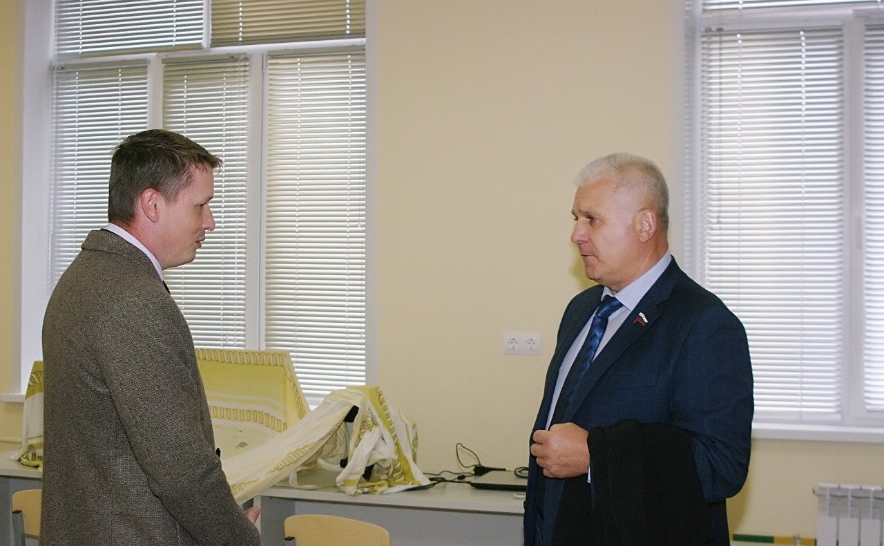 Сергей Мартынов посетил в Йошкар-Оле научные лаборатории и центры Института цифровых технологий Марийского государственного университета (МарГУ)