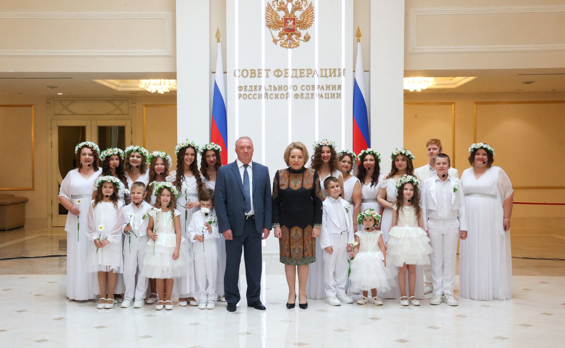 Председатель СФ Валентина Матвиенко приняла участие в торжественной церемонии открытия фотовыставки «Семейные бизнес-династии регионов России»