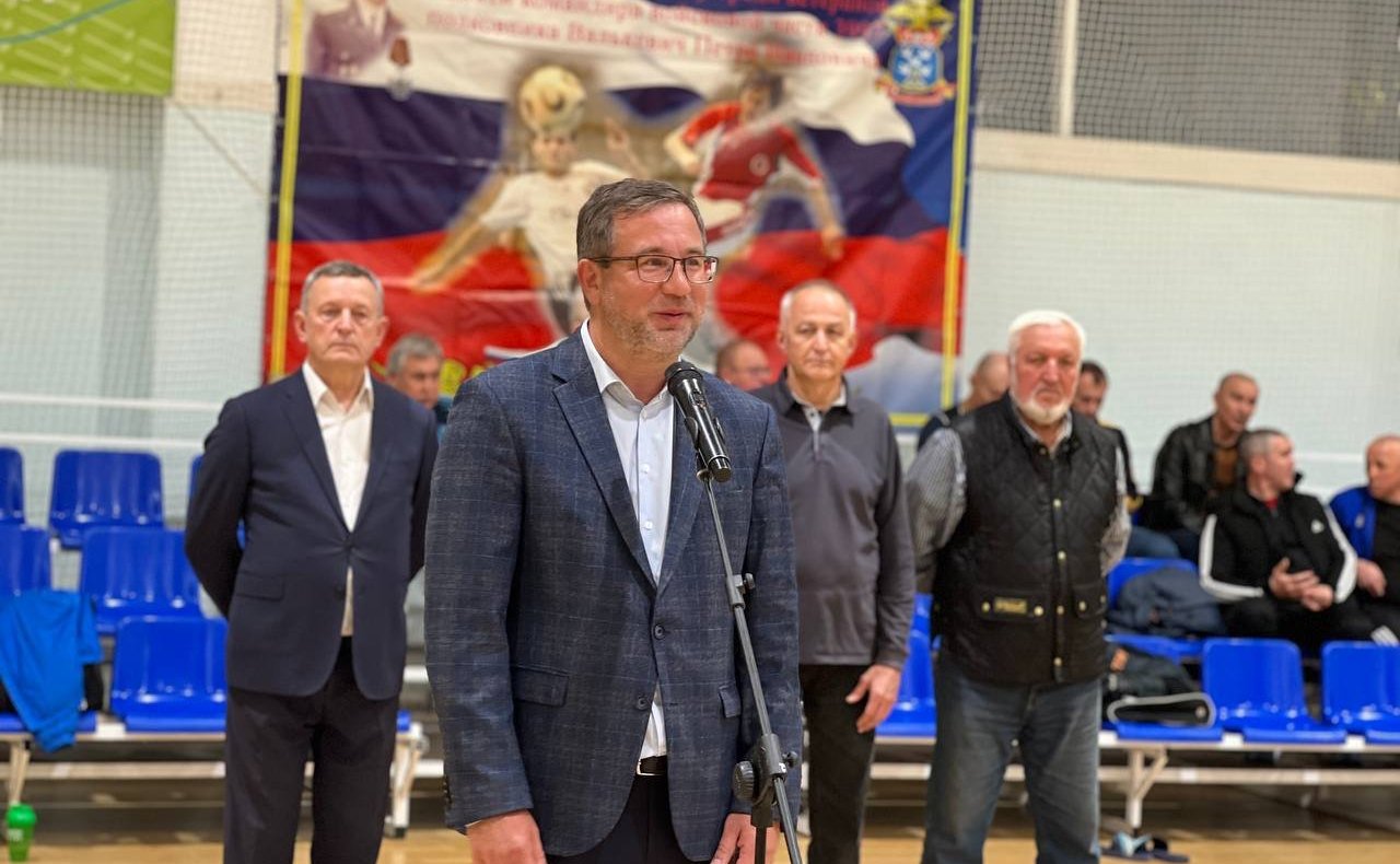 Николай Владимиров поздравил ветеранов спорта с праздником