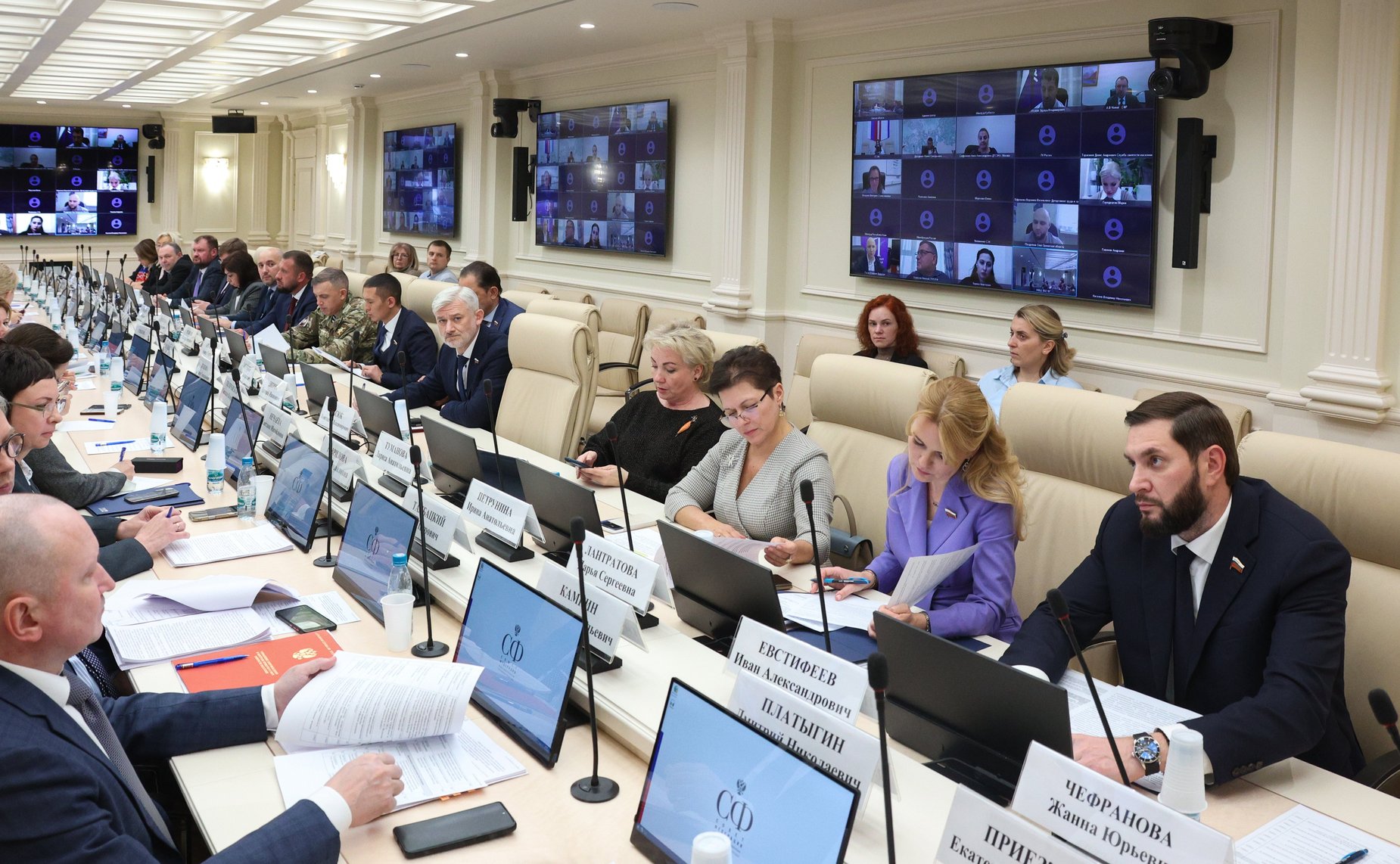 Круглый стол Комитета СФ по экономической политике совместно с Комитетом СФ по социальной политике «О реабилитации и абилитации инвалидов, в том числе из числа участников специальной военной операции, в целях их возвращения к трудовой деятельности»