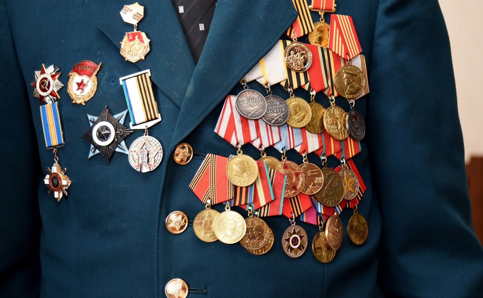 Ольга Бас навестила в Луганской Народной Республике ветерана Великой Отечественной войны