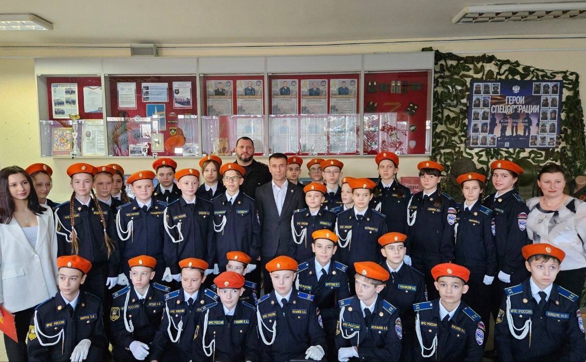 Юрий Нимченко принял участие в торжественном мероприятии, посвященном открытию Года Защитника Отечества в Симферопольской гимназии