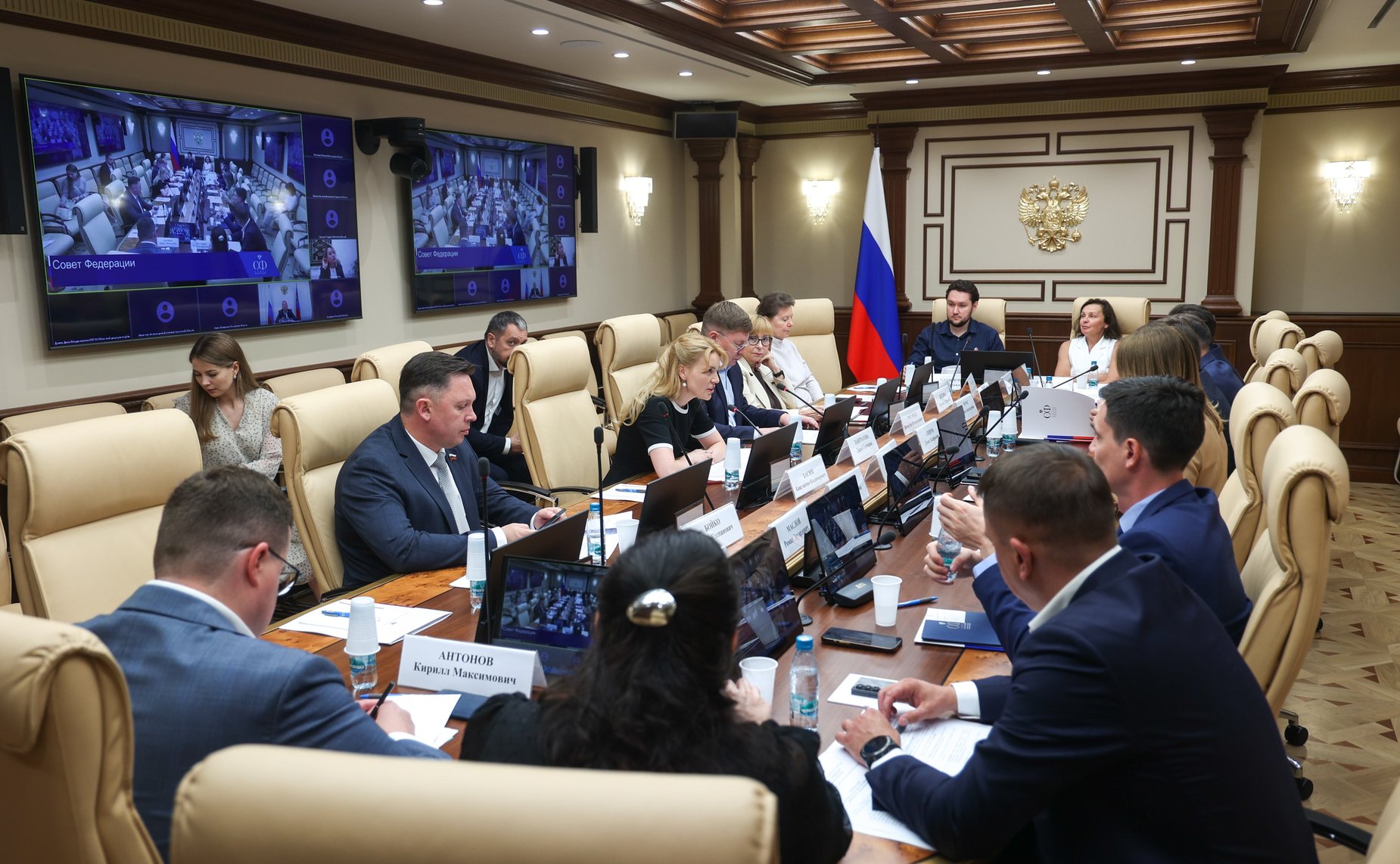 Круглый стол Комитета Совета Федерации по социальной политике «Меры стимулирования и поддержки добровольческой (волонтерской) деятельности: лучшие региональные практики»