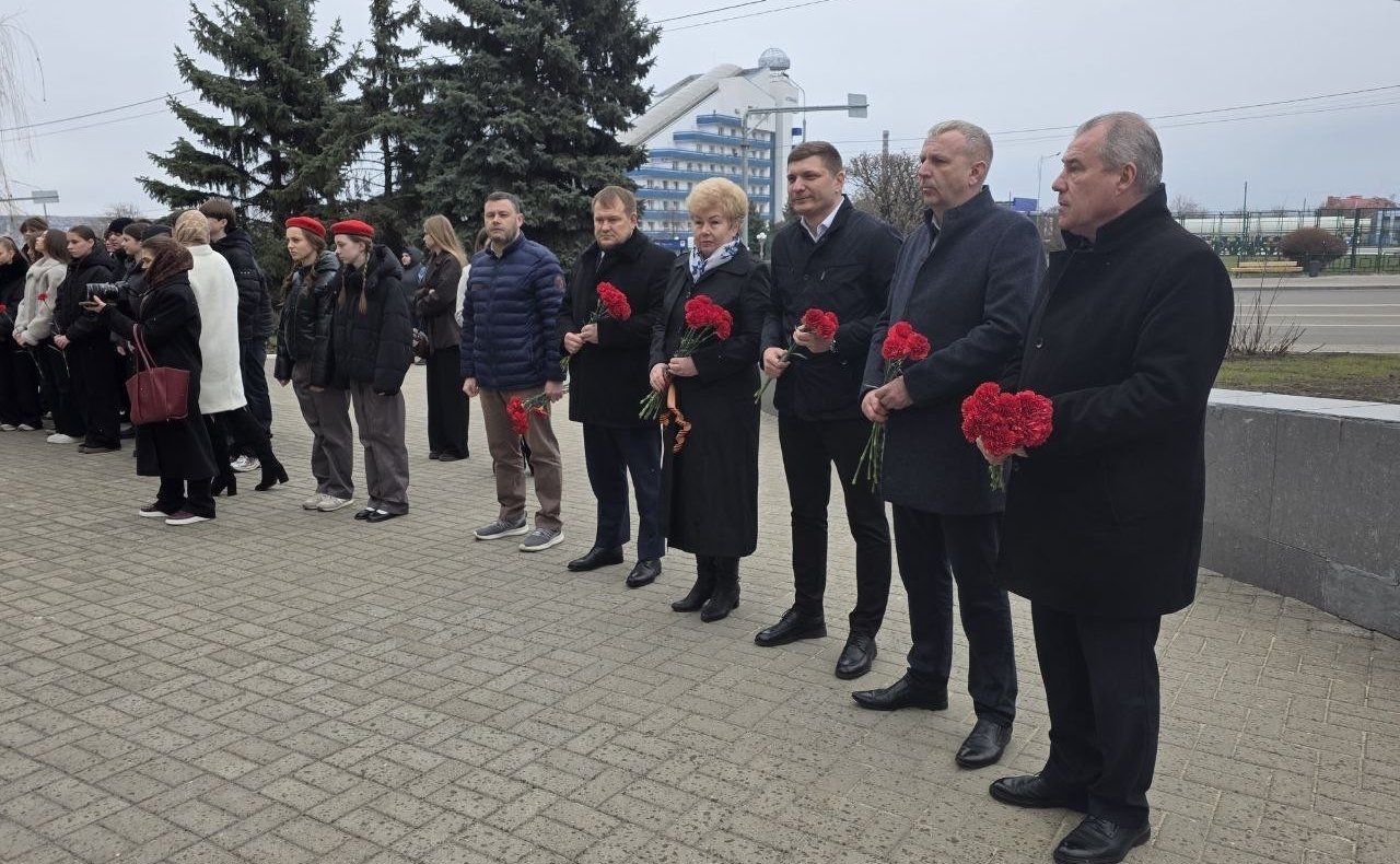 Ольга Бас приняла участие в торжественном мероприятии ЛНР