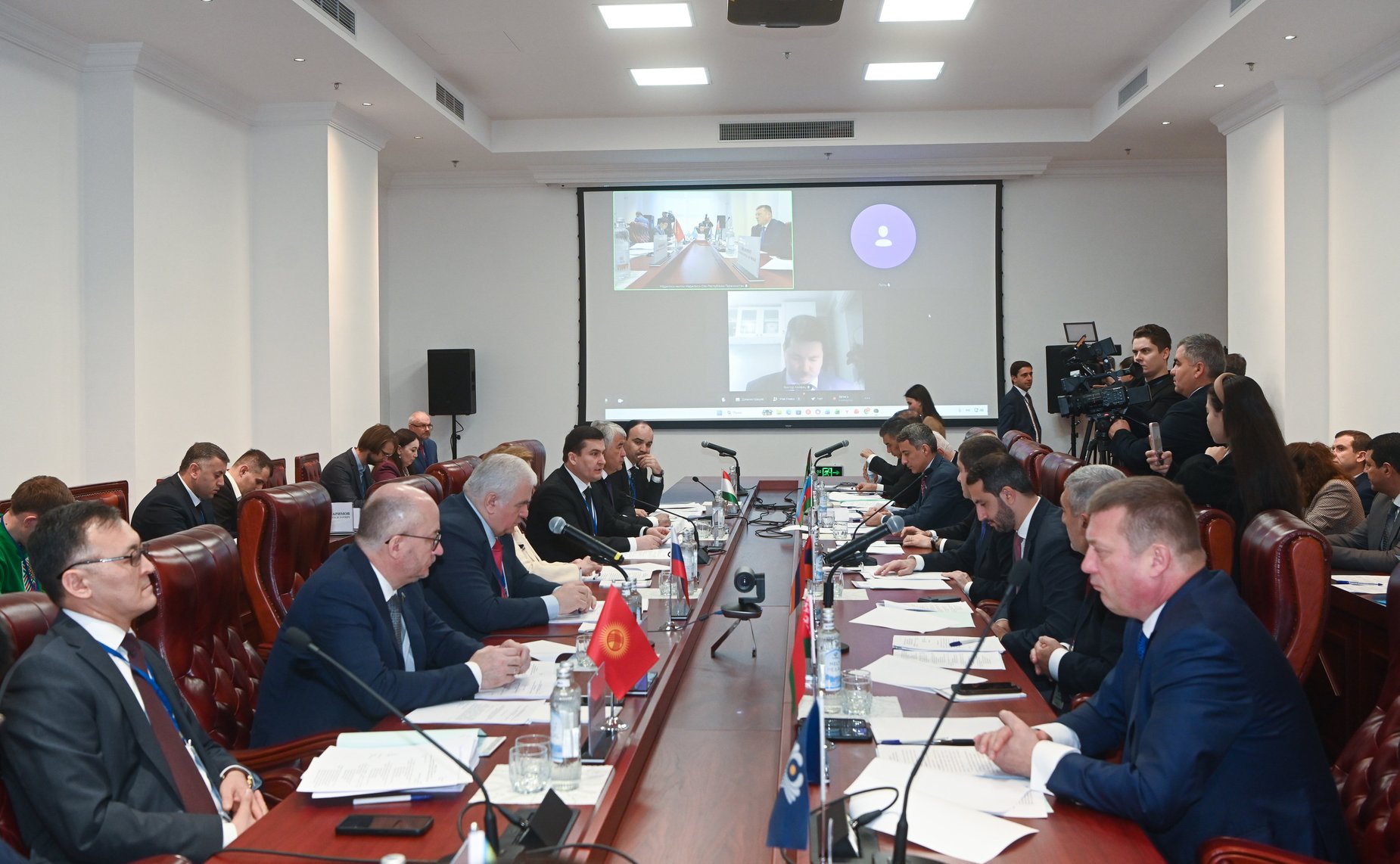 Сенаторы РФ приняли участие в заседании Постоянной комиссии МПА СНГ по политическим вопросам и международному сотрудничеству