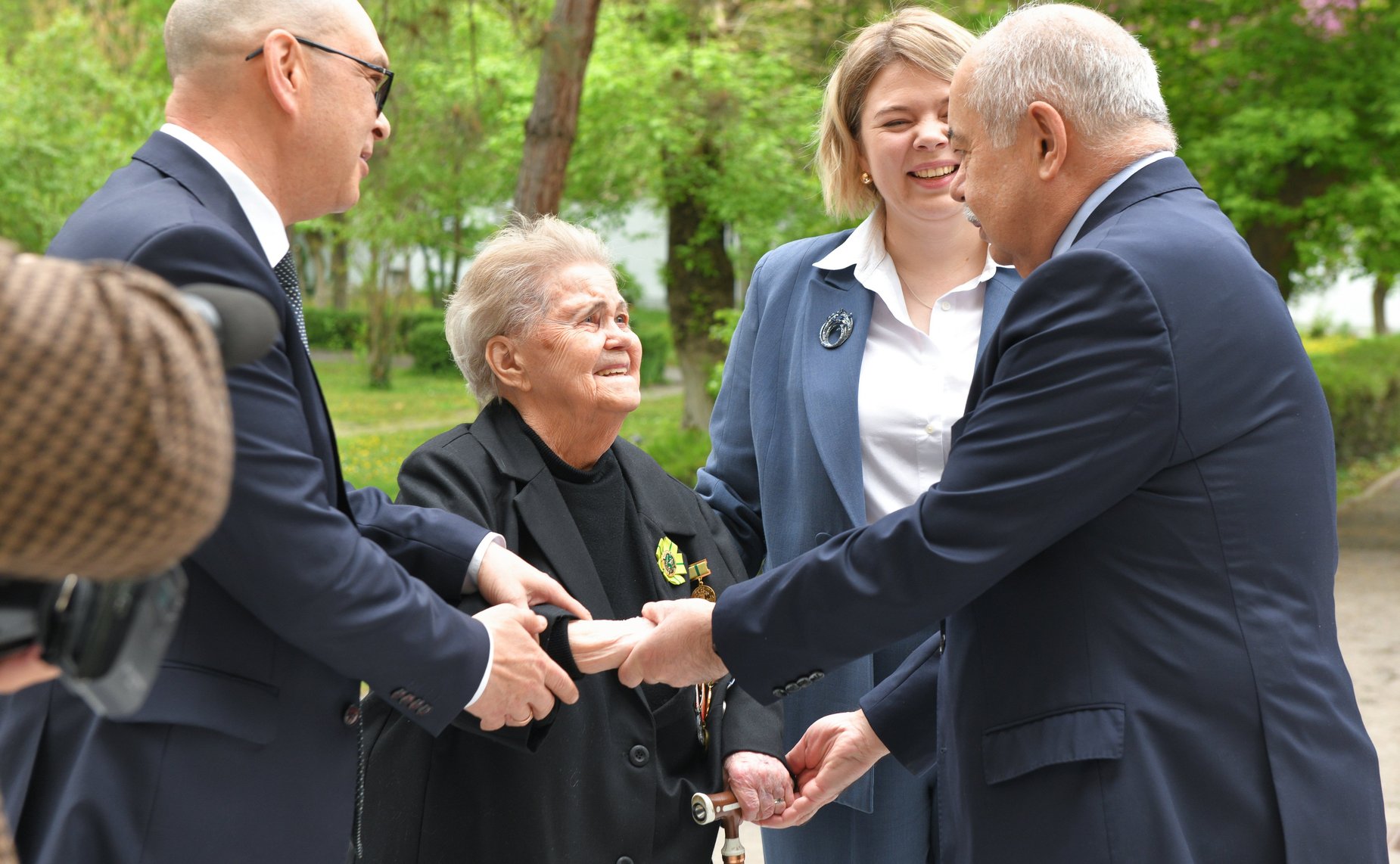 В преддверии Дня Победы Ильяс Умаханов принял участие во встрече Валентины Матвиенко с ветеранами Великой Отечественной войны и блокадниками в Ташкенте (Фото Спутник Узбекистан)