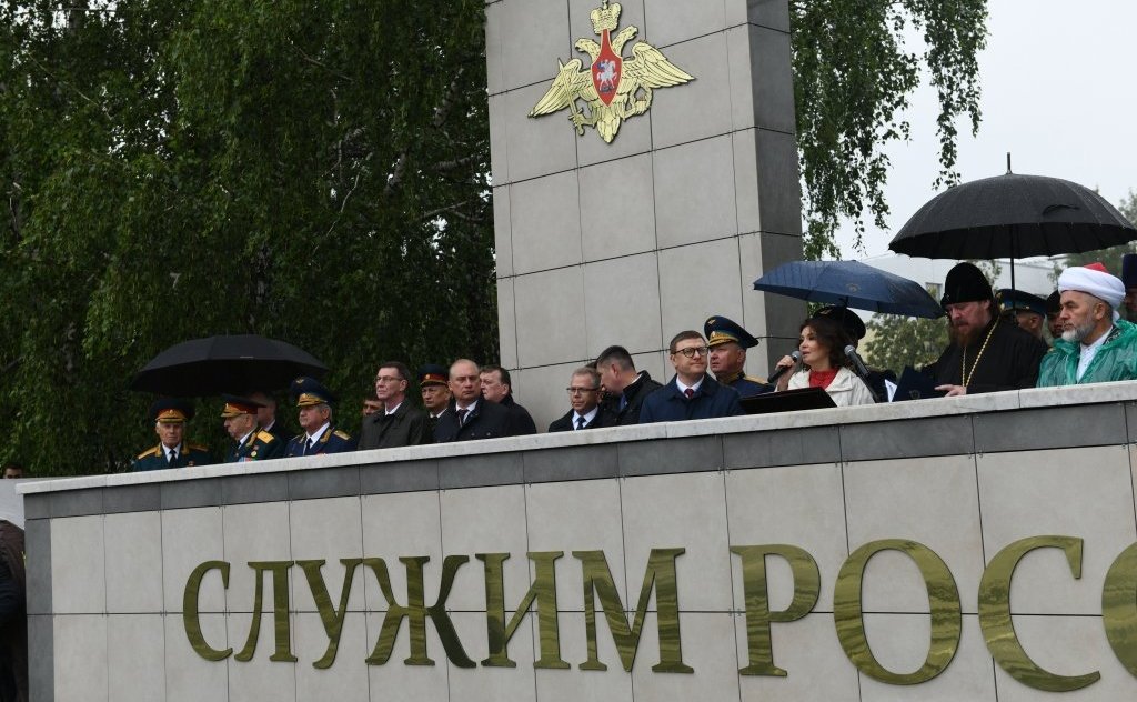 Маргарита Павлова приняла участие в торжественном построении, посвященном 120 выпуску офицеров боевого управления авиацией