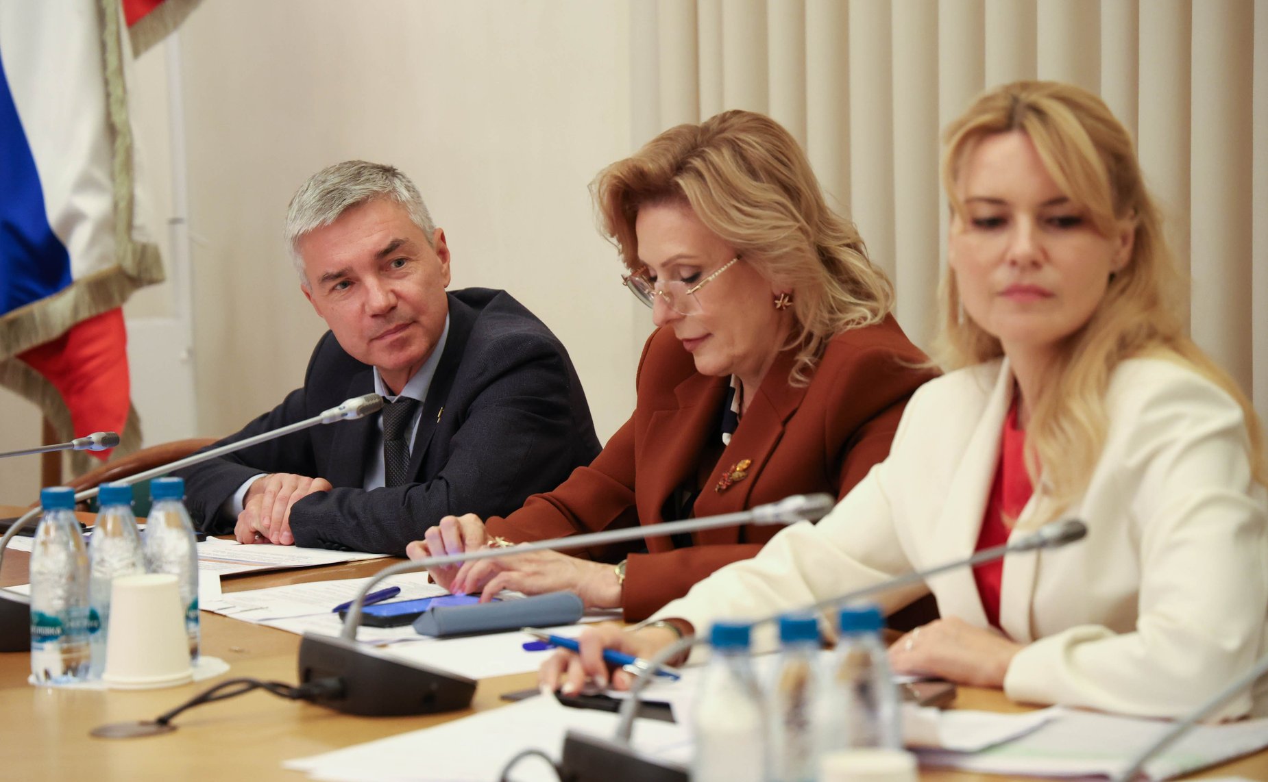 Сенаторы обсудили успешные практики и предложения по развитию НКО