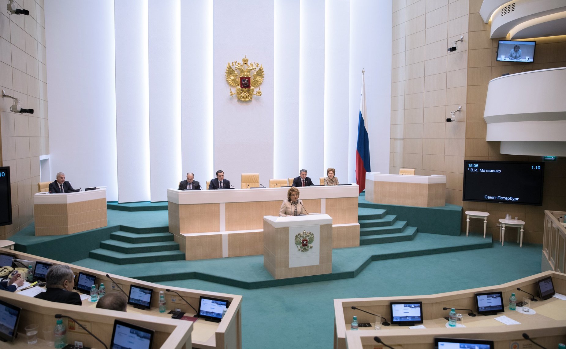 В. Матвиенко