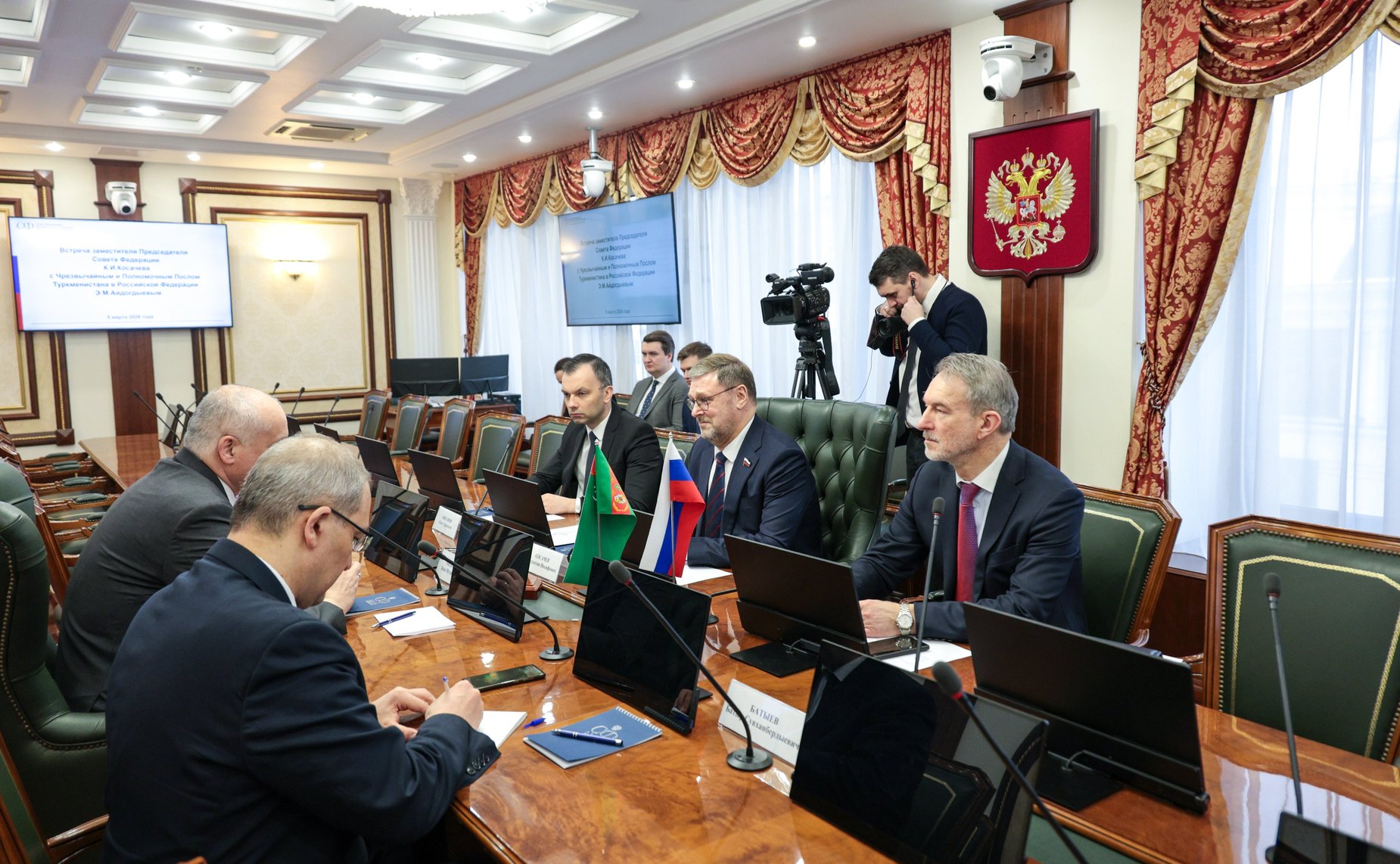 Встреча заместителя Председателя Совета Федерации Константина Косачева с Чрезвычайным и Полномочным Послом Туркменистана в Российской Федерации Эсеном Айдогдыевым