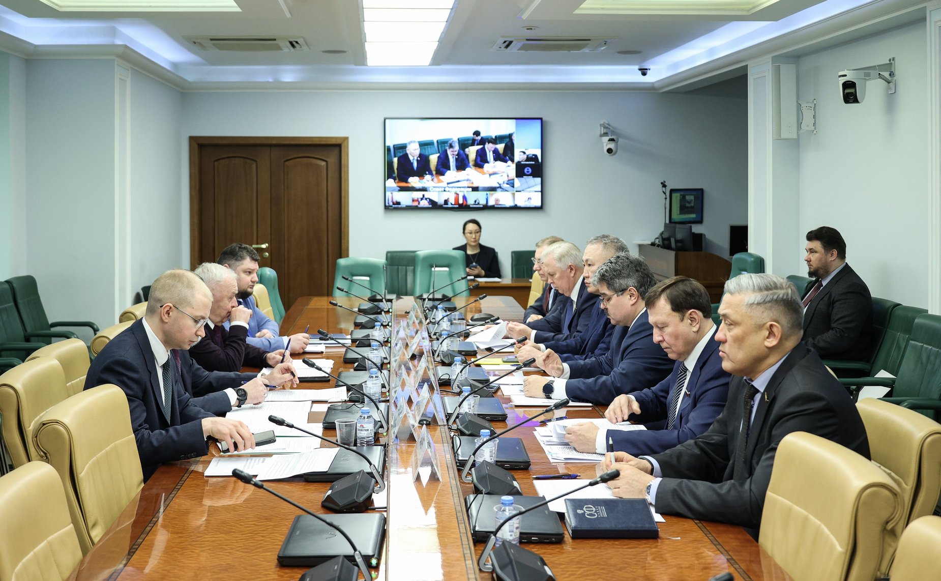 Совещание на тему «О приоритетных направлениях развития дорожного хозяйства в Дальневосточном федеральном округе»